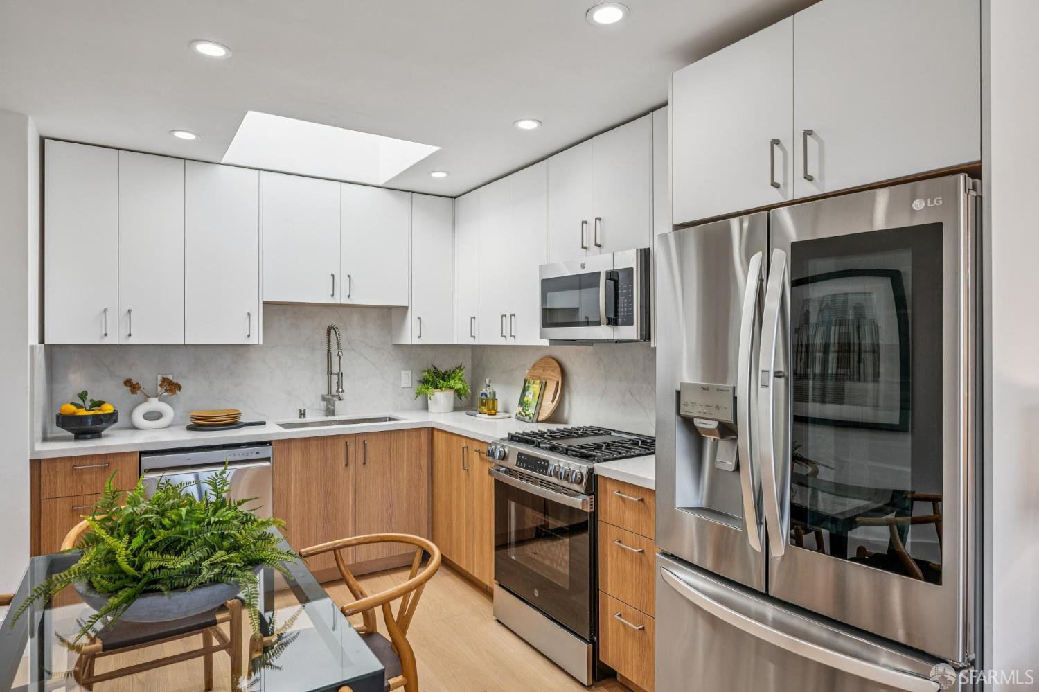 Detail Gallery Image 10 of 28 For 271 Prague St, San Francisco,  CA 94112 - 3 Beds | 2 Baths