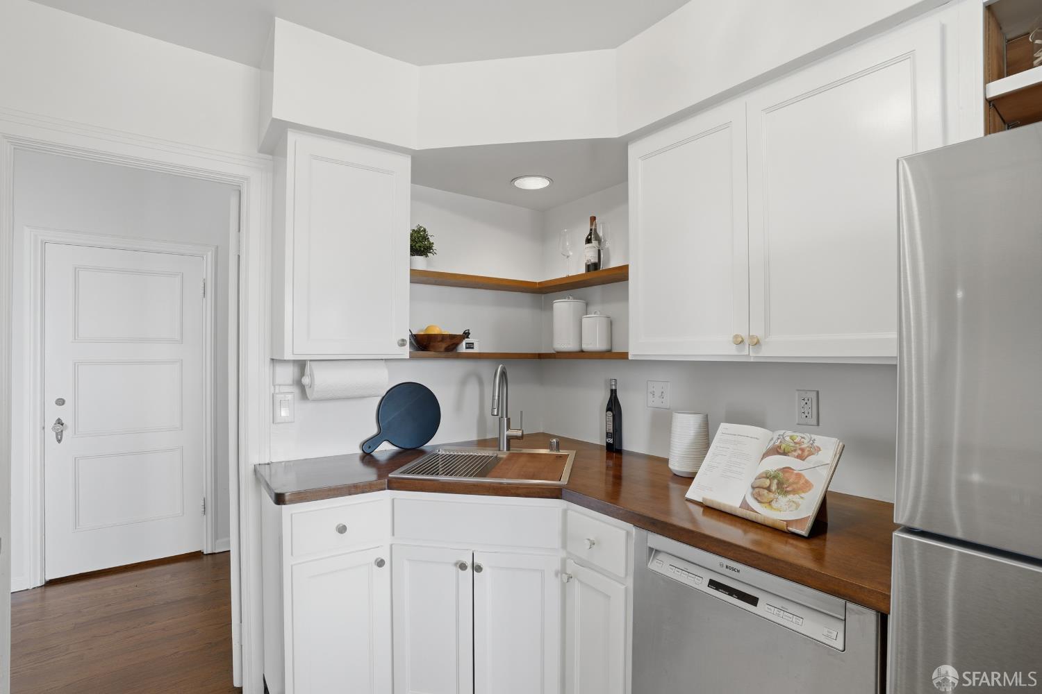 Photo #15: 425085017 Listing: Photo #15