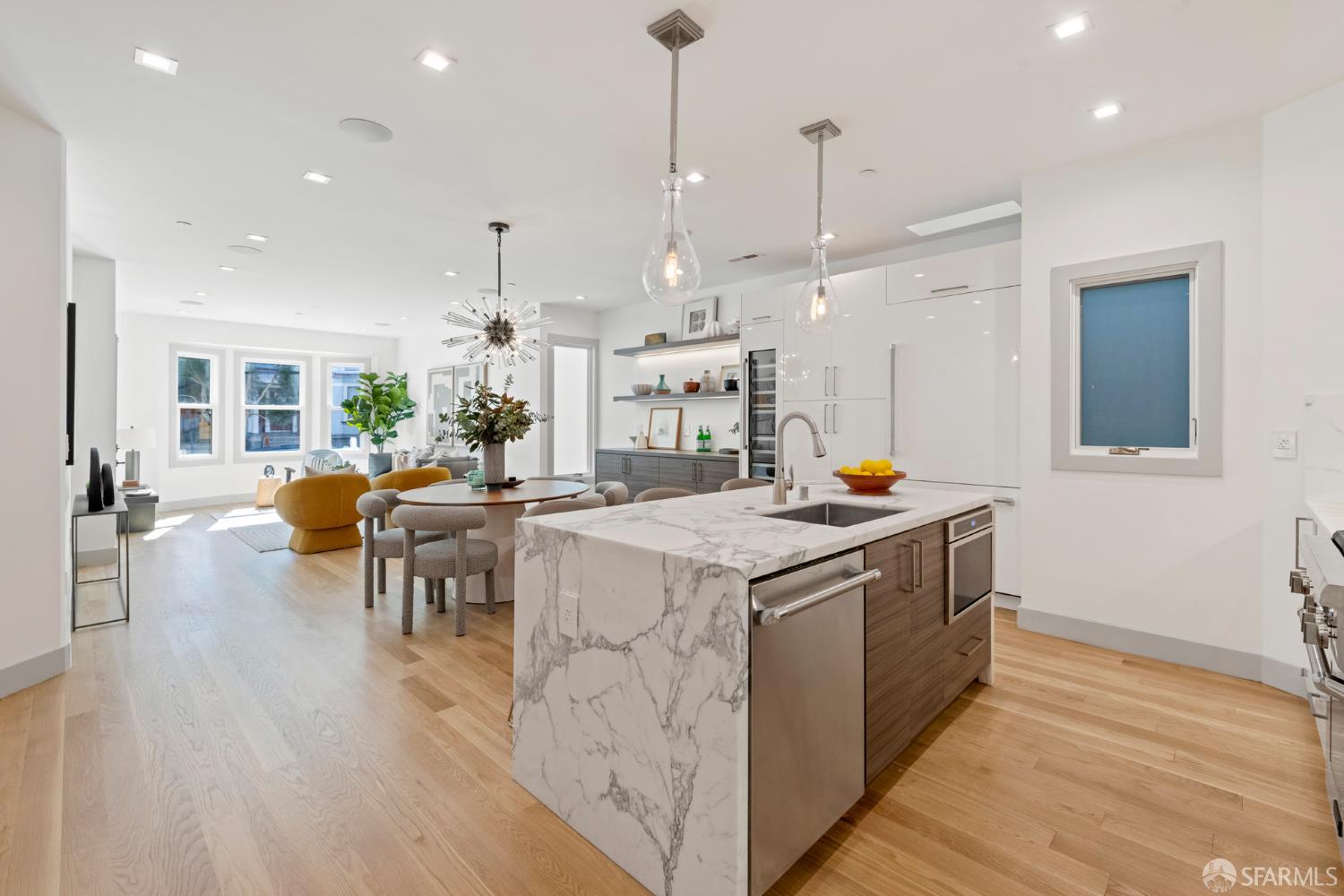 Detail Gallery Image 5 of 77 For 4660 18th St, San Francisco,  CA 94114 - 3 Beds | 3/1 Baths