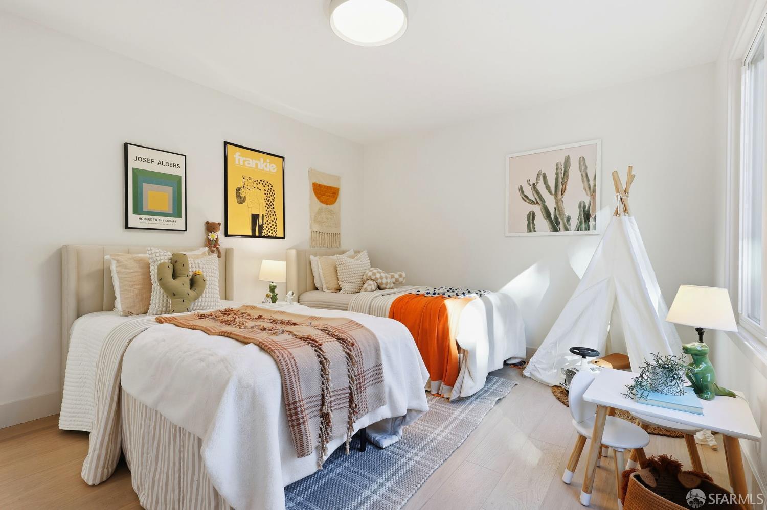 Detail Gallery Image 25 of 45 For 75 Knollview Way, San Francisco,  CA 94131 - 5 Beds | 3 Baths