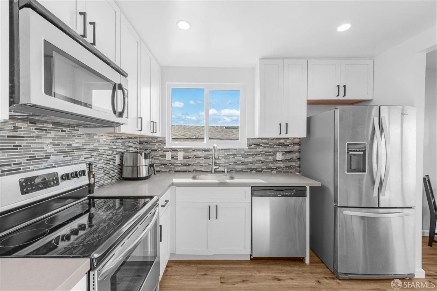 Detail Gallery Image 16 of 45 For 47 Longview Dr, Daly City,  CA 94015 - 3 Beds | 2 Baths