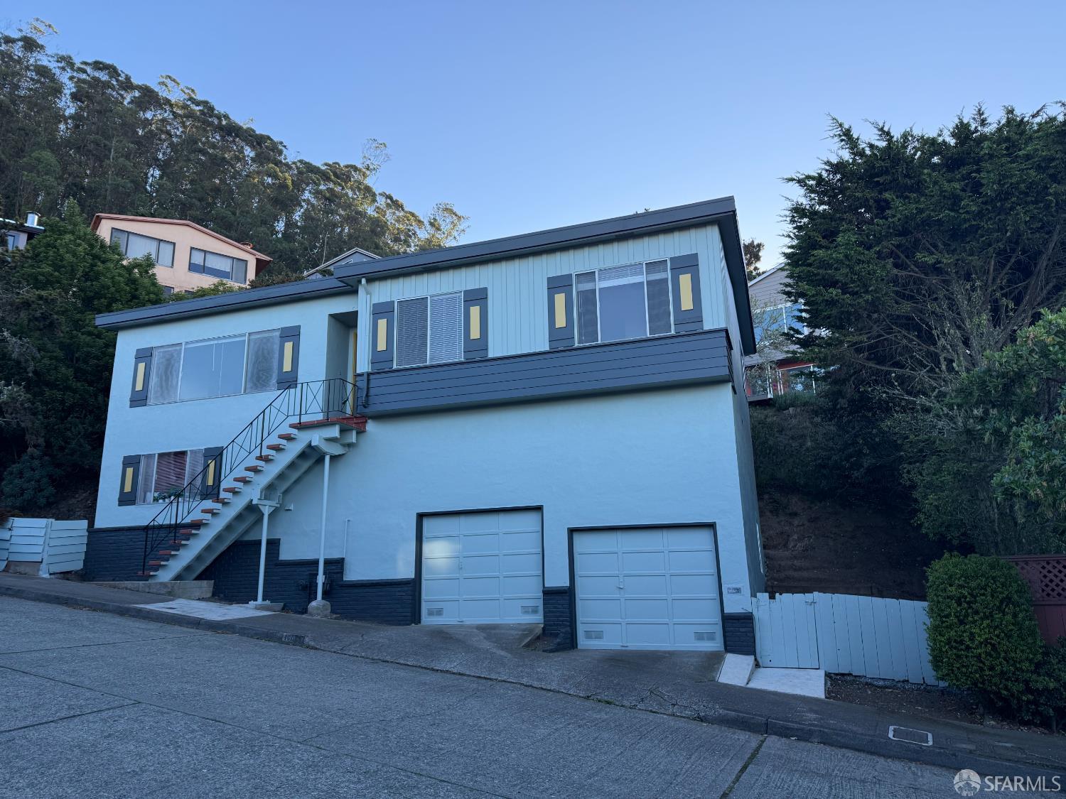 Detail Gallery Image 2 of 20 For 160 Devonshire Way, San Francisco,  CA 94131 - 3 Beds | 2 Baths