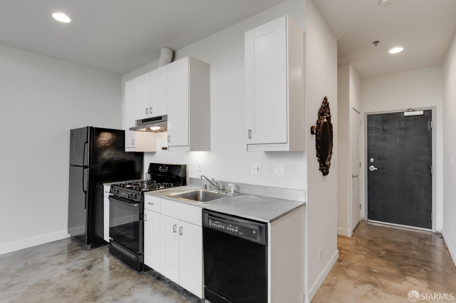 Detail Gallery Image 17 of 45 For 1018 4th Ave #118,  Oakland,  CA 94606 - 1 Beds | 1 Baths
