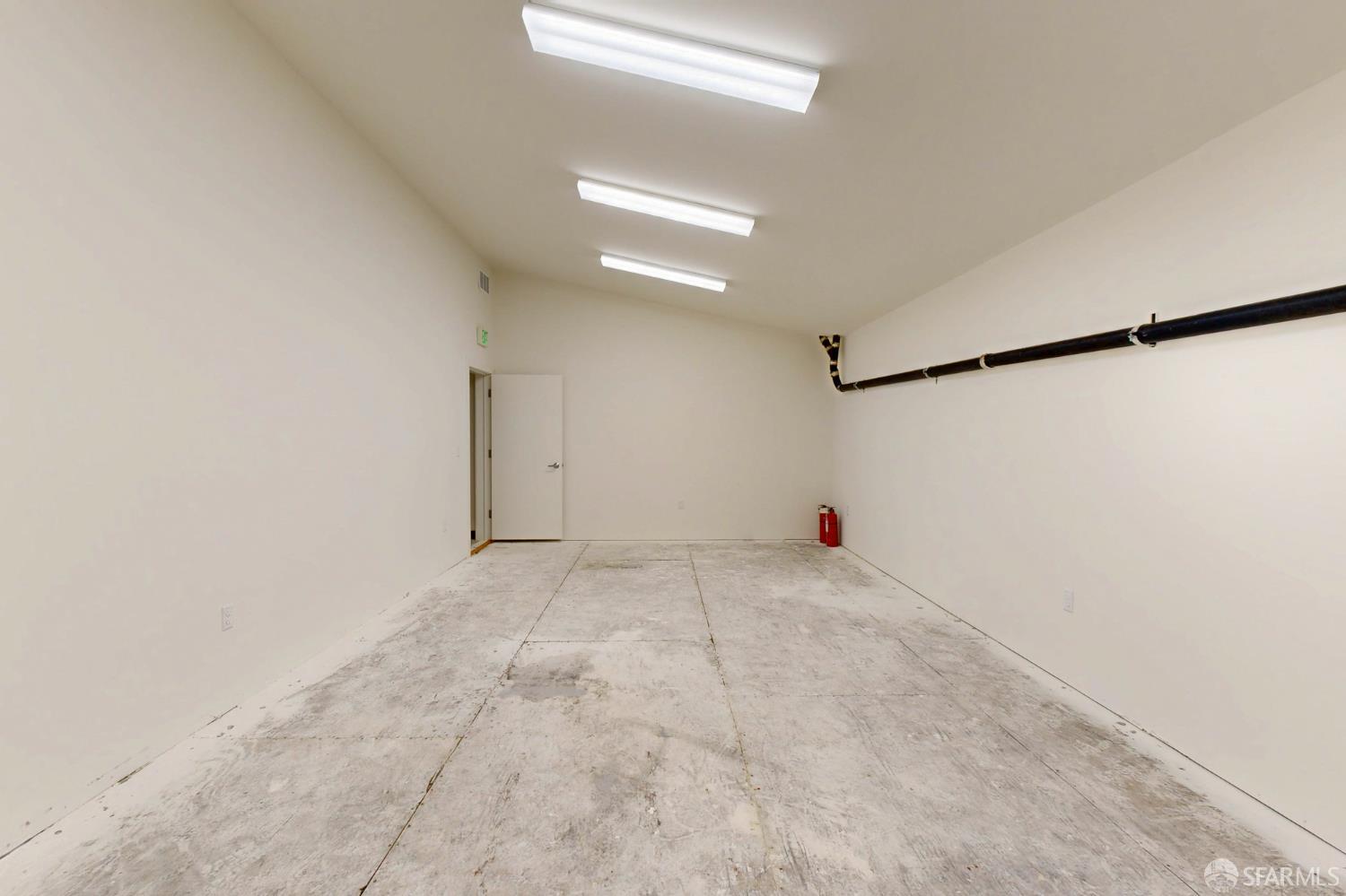 Detail Gallery Image 9 of 12 For 724 Irving St, San Francisco,  CA 94109 - – Beds | – Baths