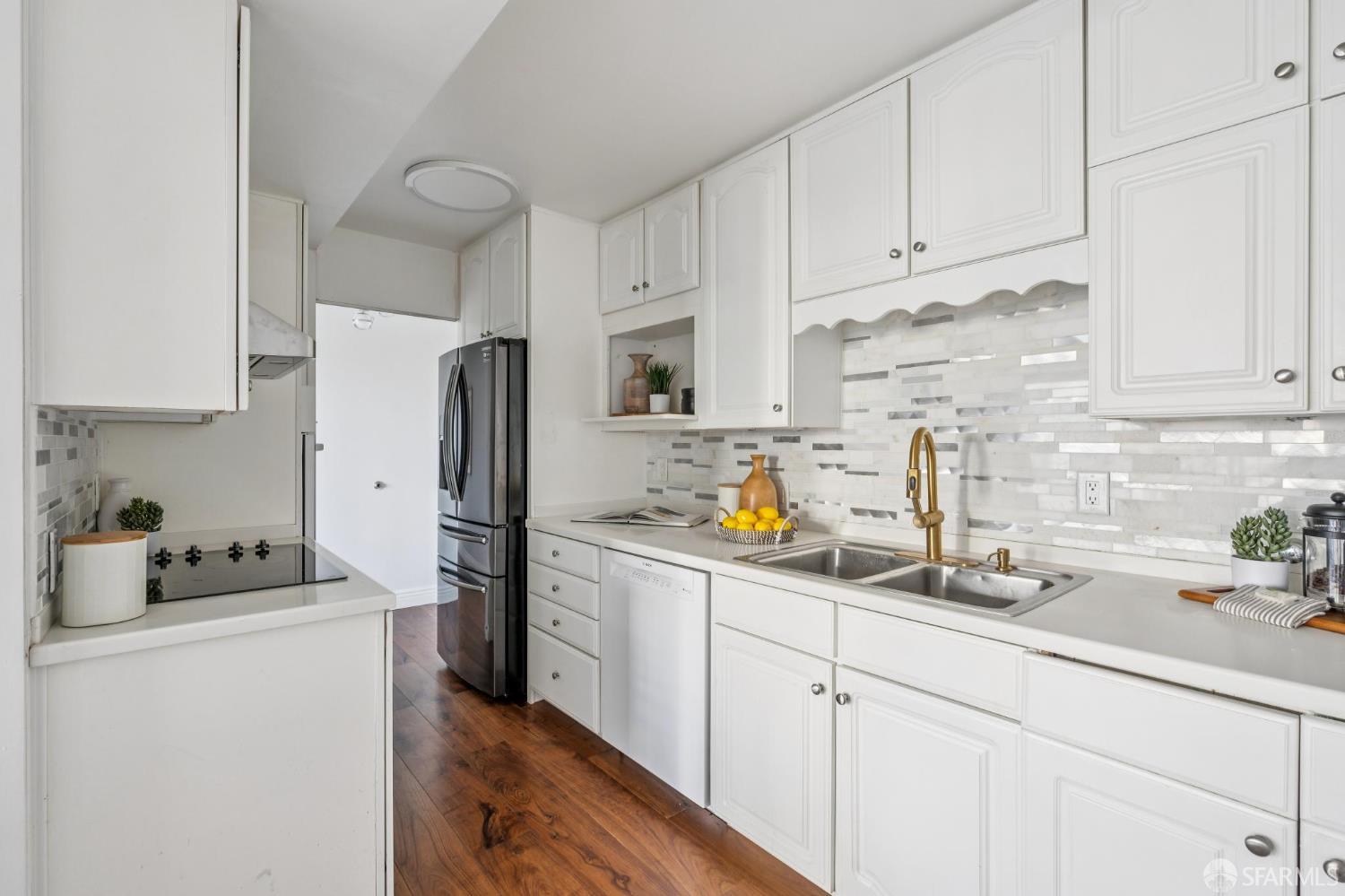 Detail Gallery Image 12 of 23 For 66 Cleary Ct #508,  San Francisco,  CA 94109 - 3 Beds | 2 Baths