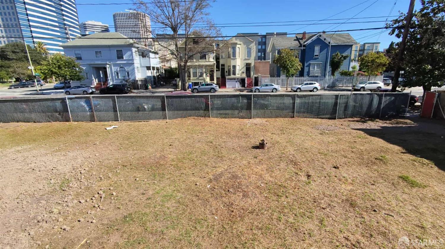 Detail Gallery Image 3 of 9 For 913 Martin Luther King Jr Way, Oakland,  CA 94607 - – Beds | – Baths