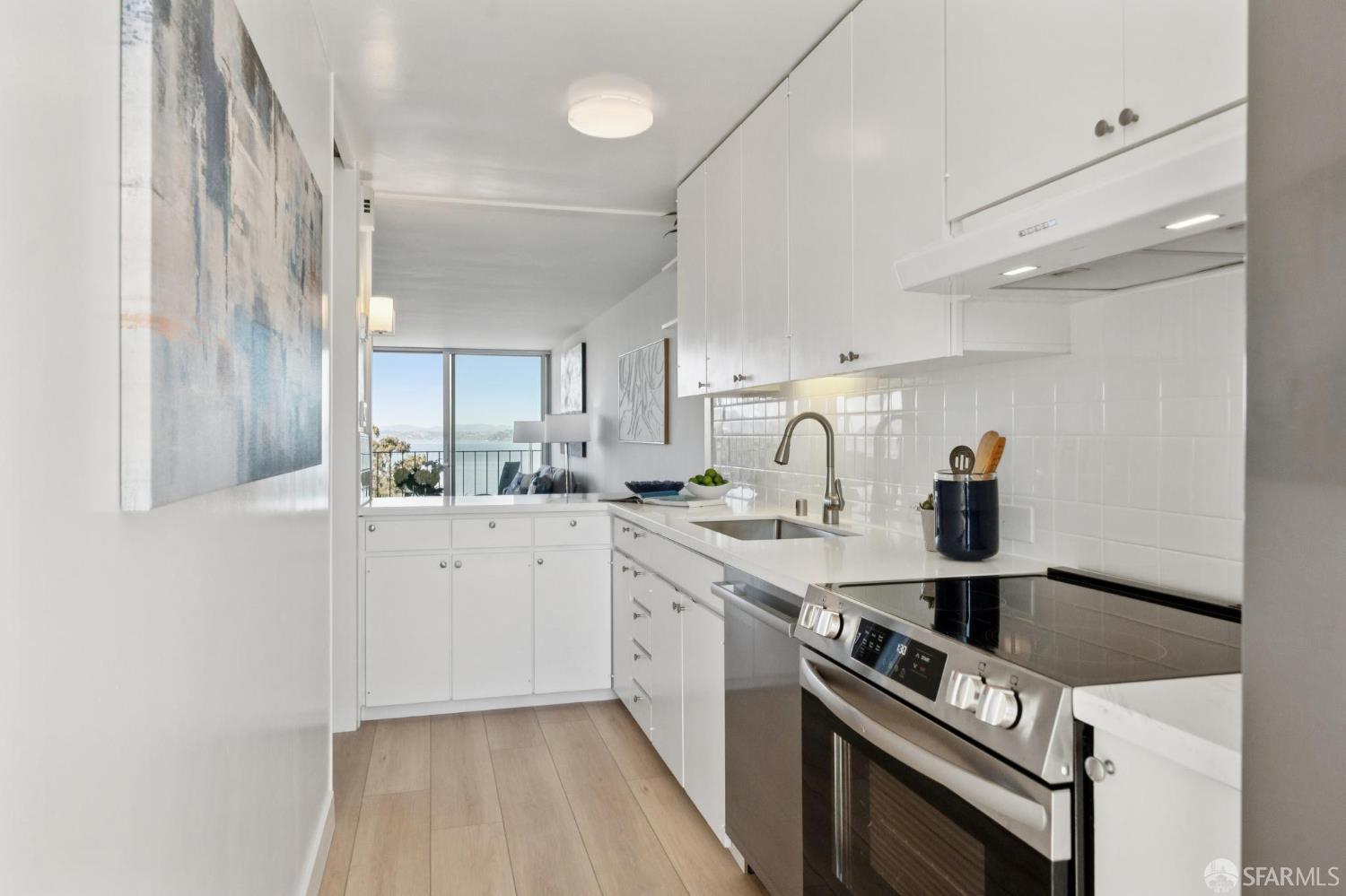 Detail Gallery Image 23 of 69 For 1050 North Point St #1002,  San Francisco,  CA 94109 - 2 Beds | 1 Baths