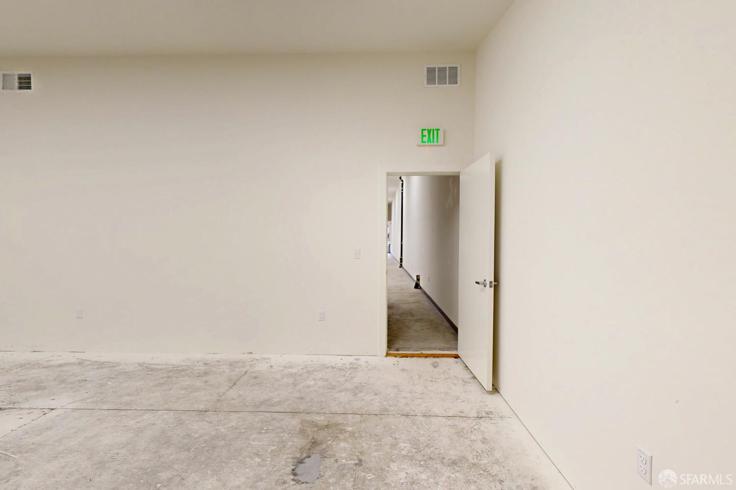 Detail Gallery Image 10 of 12 For 724 Irving St, San Francisco,  CA 94109 - – Beds | – Baths