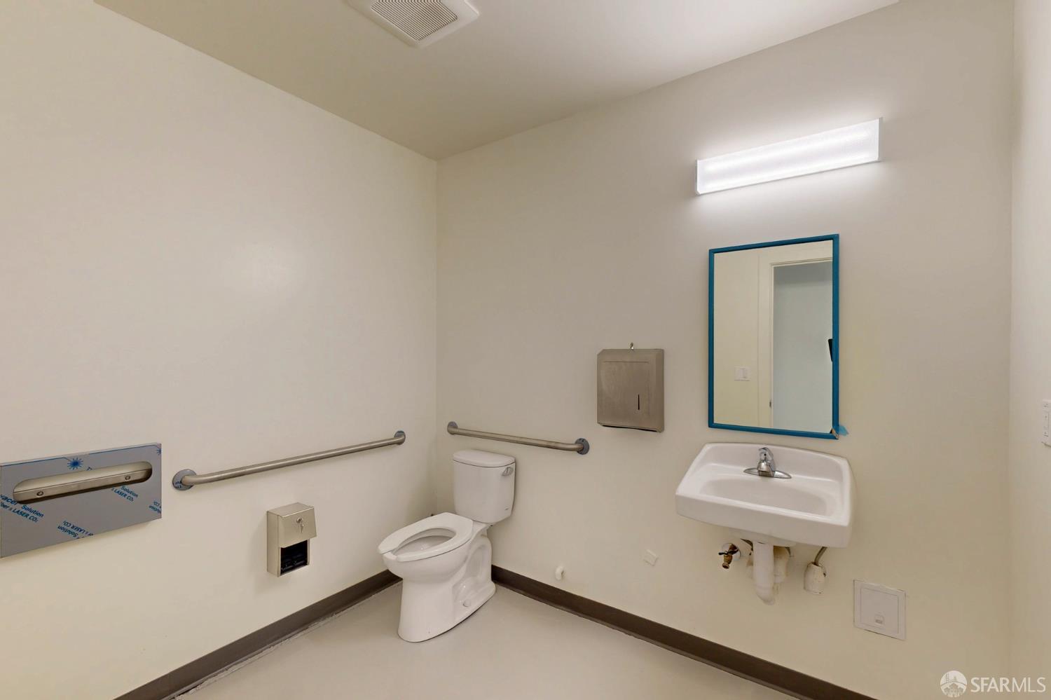 Detail Gallery Image 11 of 12 For 724 Irving St, San Francisco,  CA 94109 - – Beds | – Baths