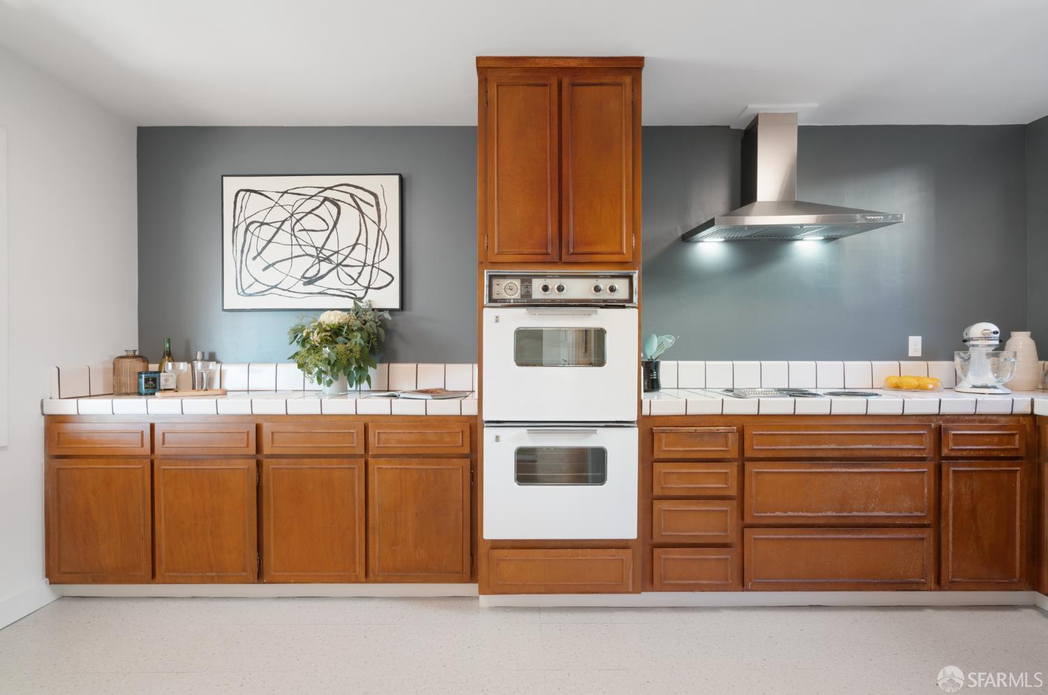 Detail Gallery Image 7 of 46 For 408 Gold Mine Dr, San Francisco,  CA 94131 - 3 Beds | 2 Baths