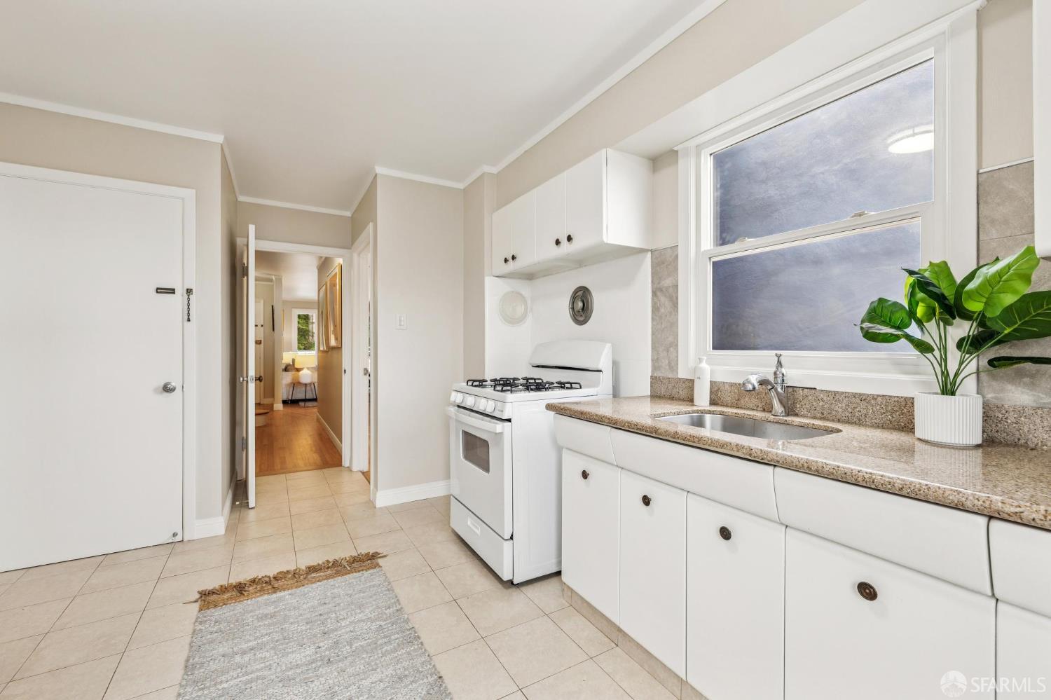 Detail Gallery Image 13 of 36 For 45 Dalewood Way, San Francisco,  CA 94127 - 3 Beds | 2 Baths