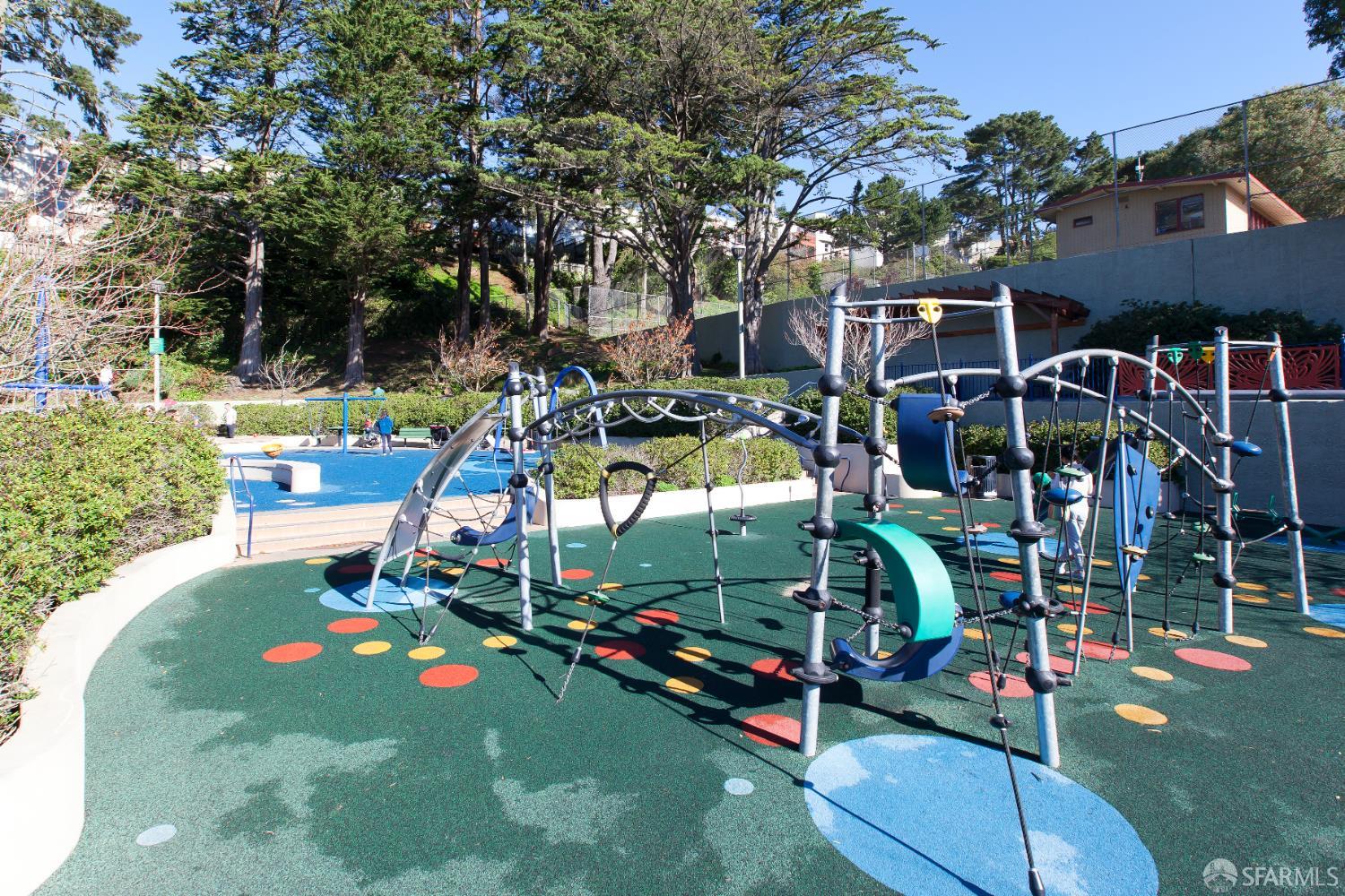 Detail Gallery Image 77 of 89 For 201 Detroit St, San Francisco,  CA 94131 - 4 Beds | 2 Baths