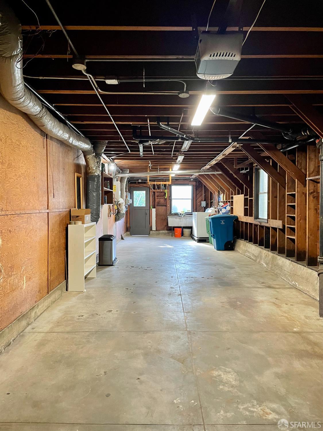 Detail Gallery Image 18 of 21 For 1100 Eucalyptus Dr, San Francisco,  CA 94132 - 2 Beds | 1 Baths