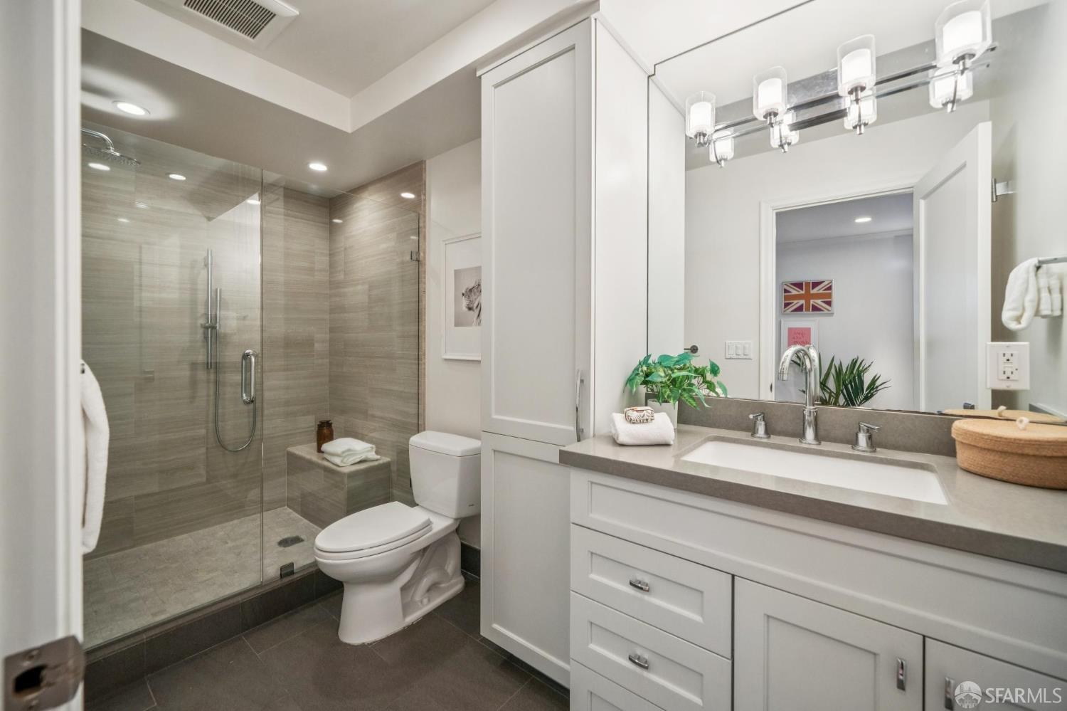 Detail Gallery Image 8 of 12 For 38 Newburg St, San Francisco,  CA 94131 - 3 Beds | 2 Baths