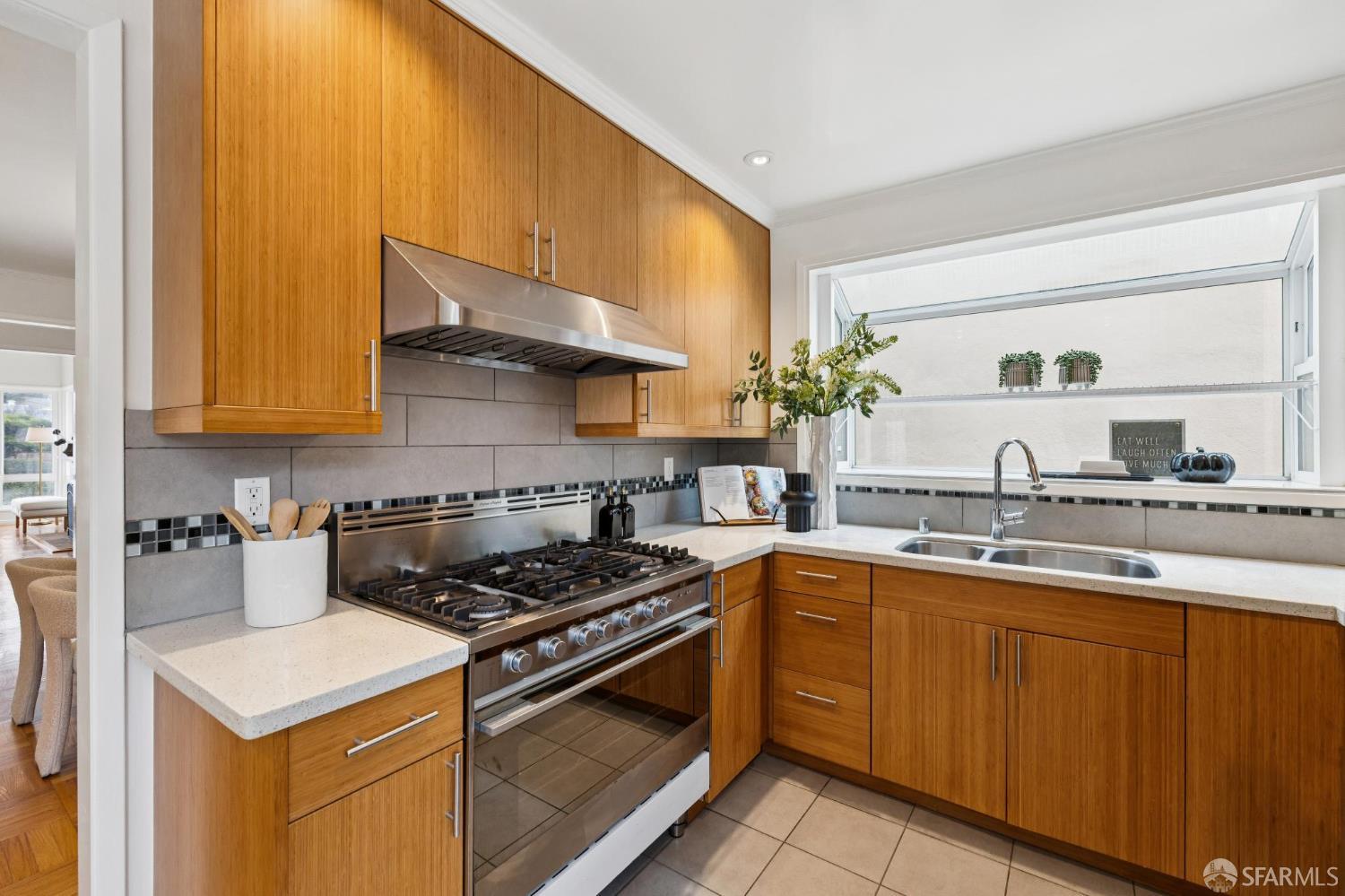 Detail Gallery Image 13 of 45 For 7 Lake Vista Ave, Daly City,  CA 94015 - 3 Beds | 2 Baths