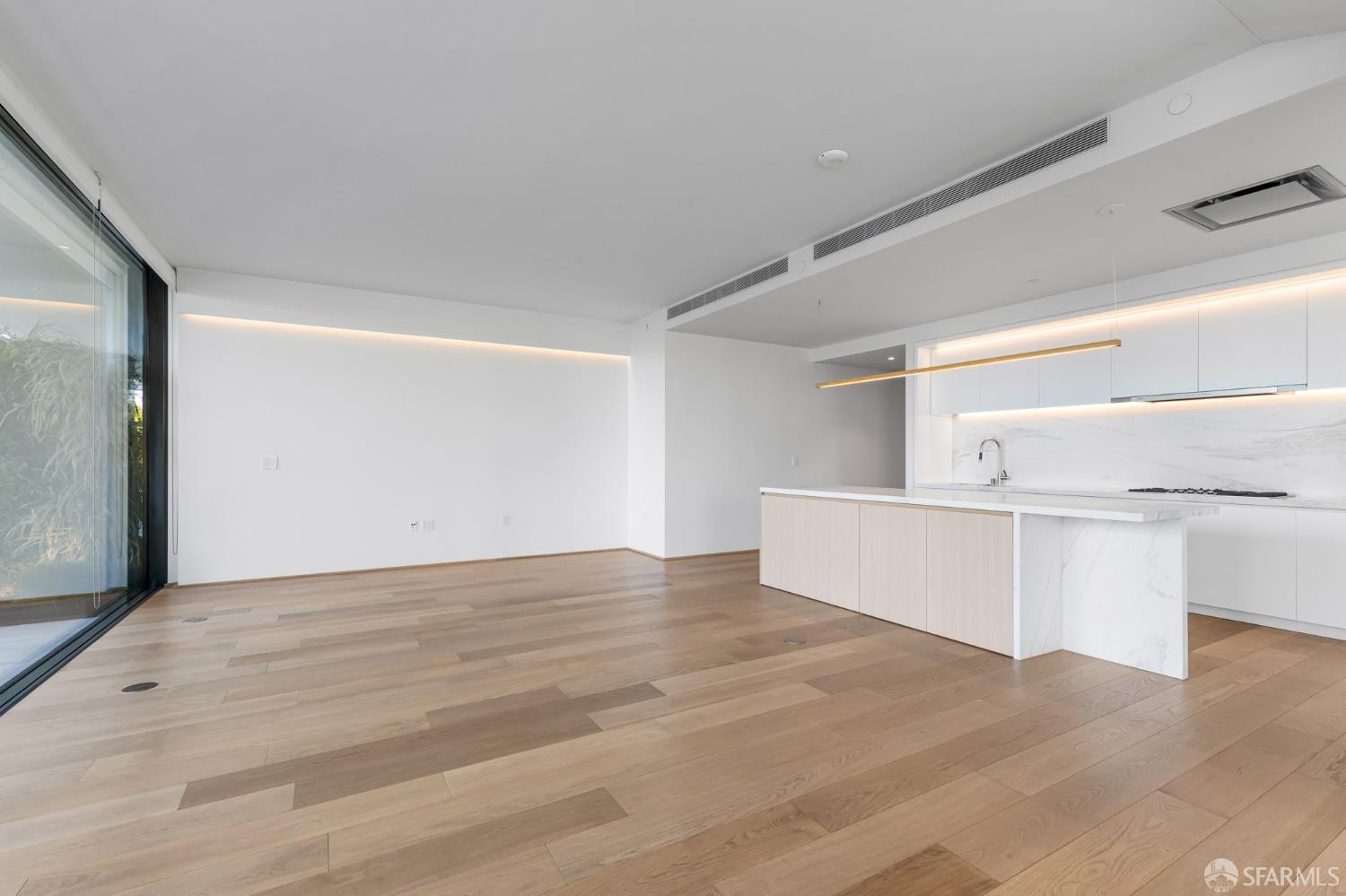 Detail Gallery Image 4 of 20 For 1 Steuart Ln #203,  San Francisco,  CA 94105 - 2 Beds | 2 Baths