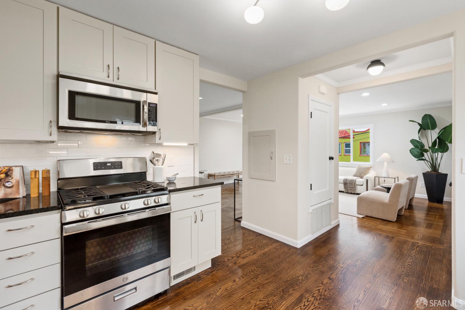 Detail Gallery Image 15 of 89 For 201 Detroit St, San Francisco,  CA 94131 - 4 Beds | 2 Baths