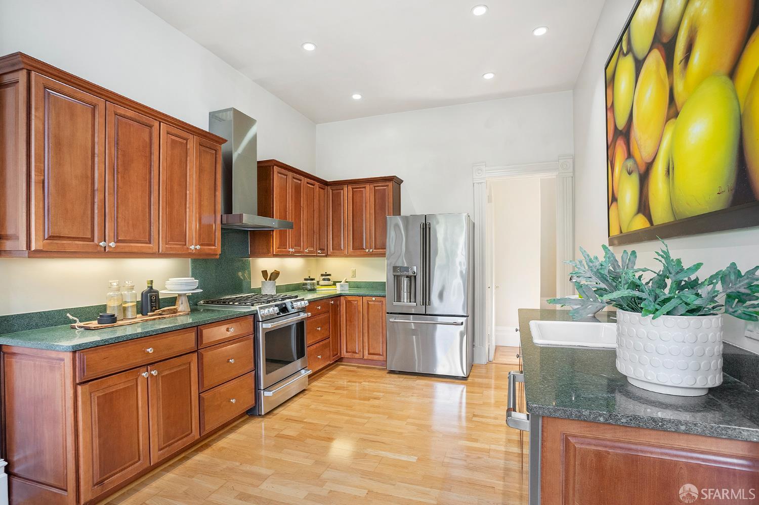 Detail Gallery Image 30 of 63 For 306 Diamond St, San Francisco,  CA 94114 - 3 Beds | 2 Baths