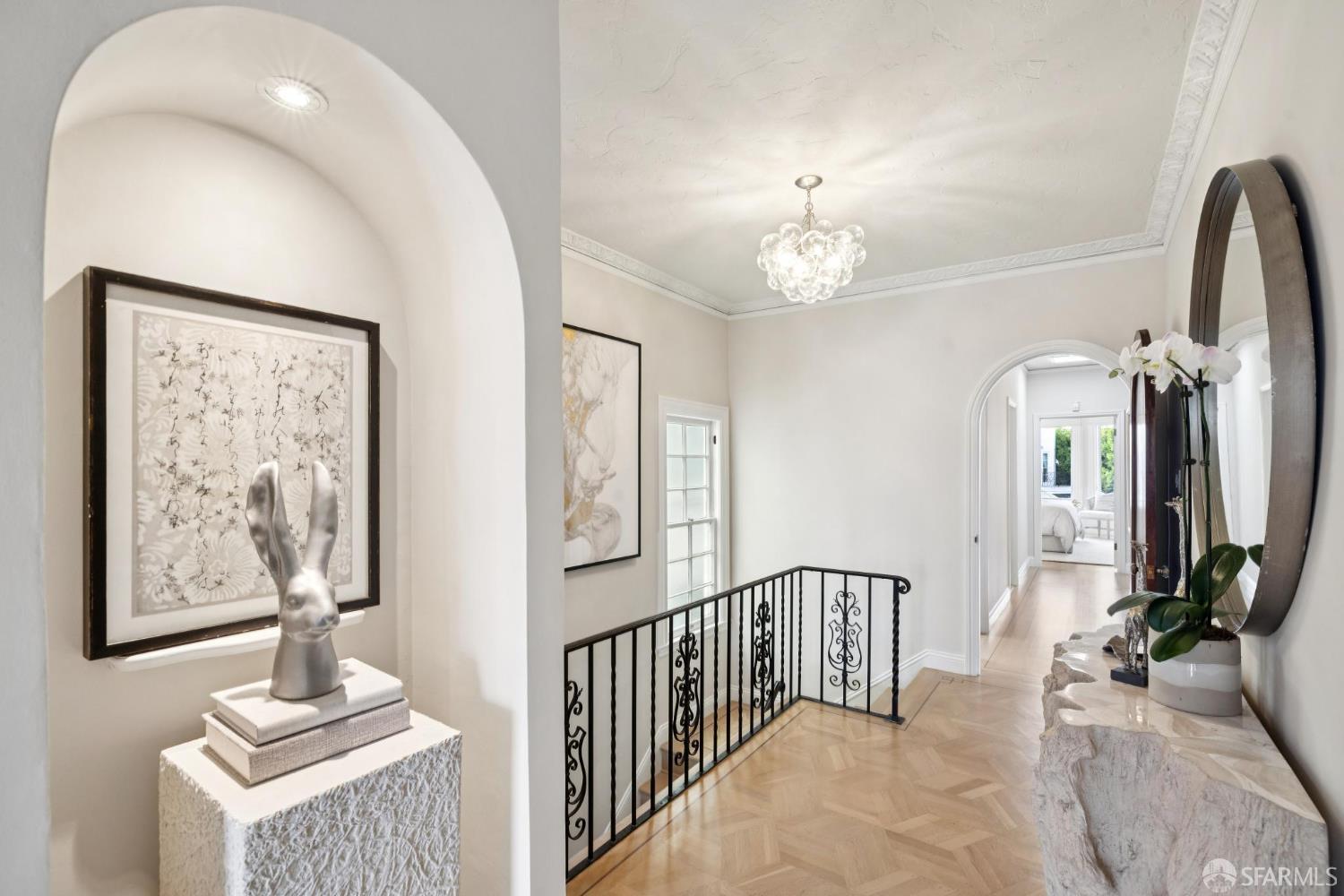 Detail Gallery Image 2 of 31 For 115 Retiro Way, San Francisco,  CA 94123 - 2 Beds | 1/1 Baths