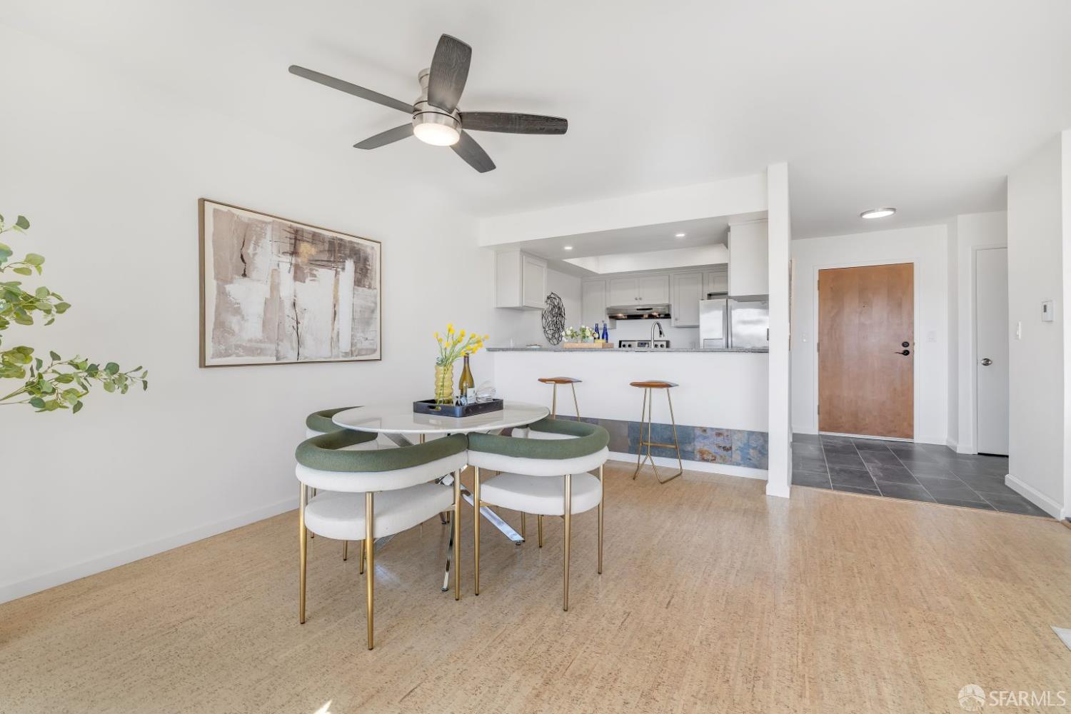 Detail Gallery Image 8 of 42 For 465 Fathom Dr #211,  San Mateo,  CA 94404 - 1 Beds | 1 Baths