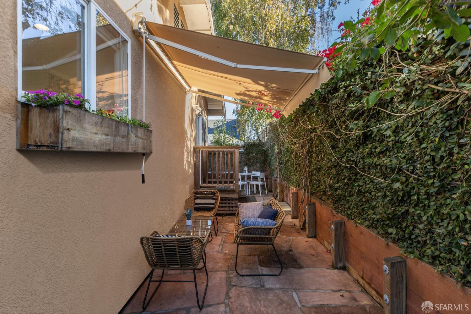 Detail Gallery Image 42 of 47 For 165 W Macarthur Blvd, Oakland,  CA 94611 - 3 Beds | 2/1 Baths