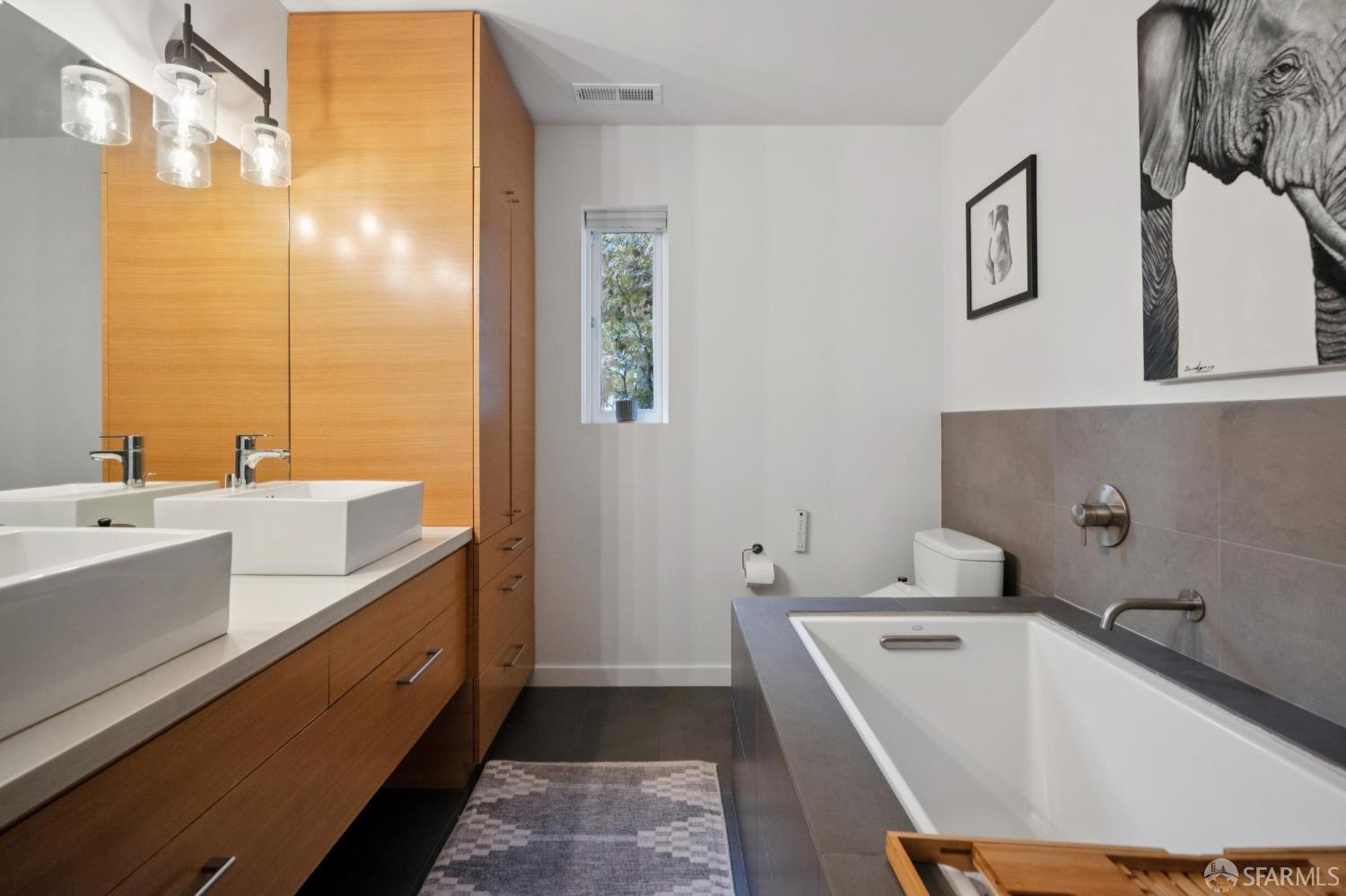 Detail Gallery Image 28 of 56 For 3883 20th St, San Francisco,  CA 94114 - 4 Beds | 2/1 Baths