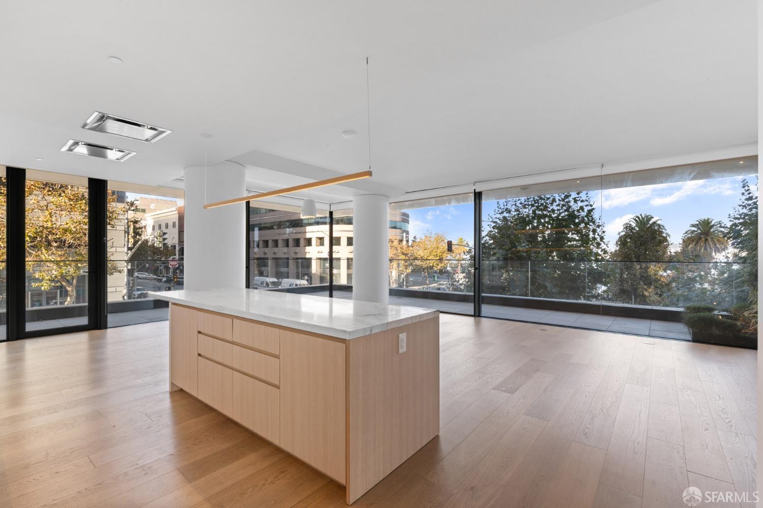 Detail Gallery Image 2 of 20 For 1 Steuart Ln #203,  San Francisco,  CA 94105 - 2 Beds | 2 Baths