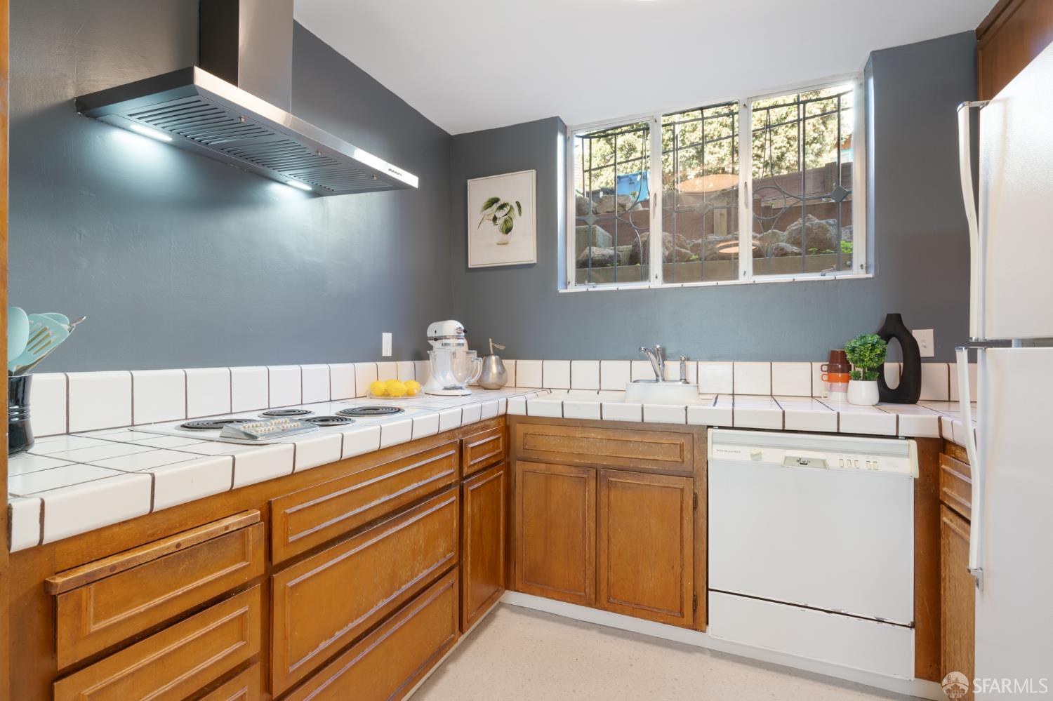 Detail Gallery Image 24 of 46 For 408 Gold Mine Dr, San Francisco,  CA 94131 - 3 Beds | 2 Baths