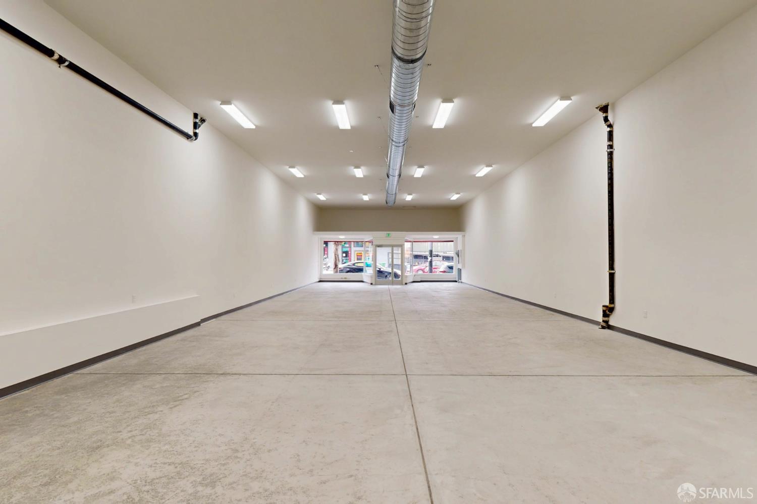 Detail Gallery Image 6 of 12 For 724 Irving St, San Francisco,  CA 94109 - – Beds | – Baths