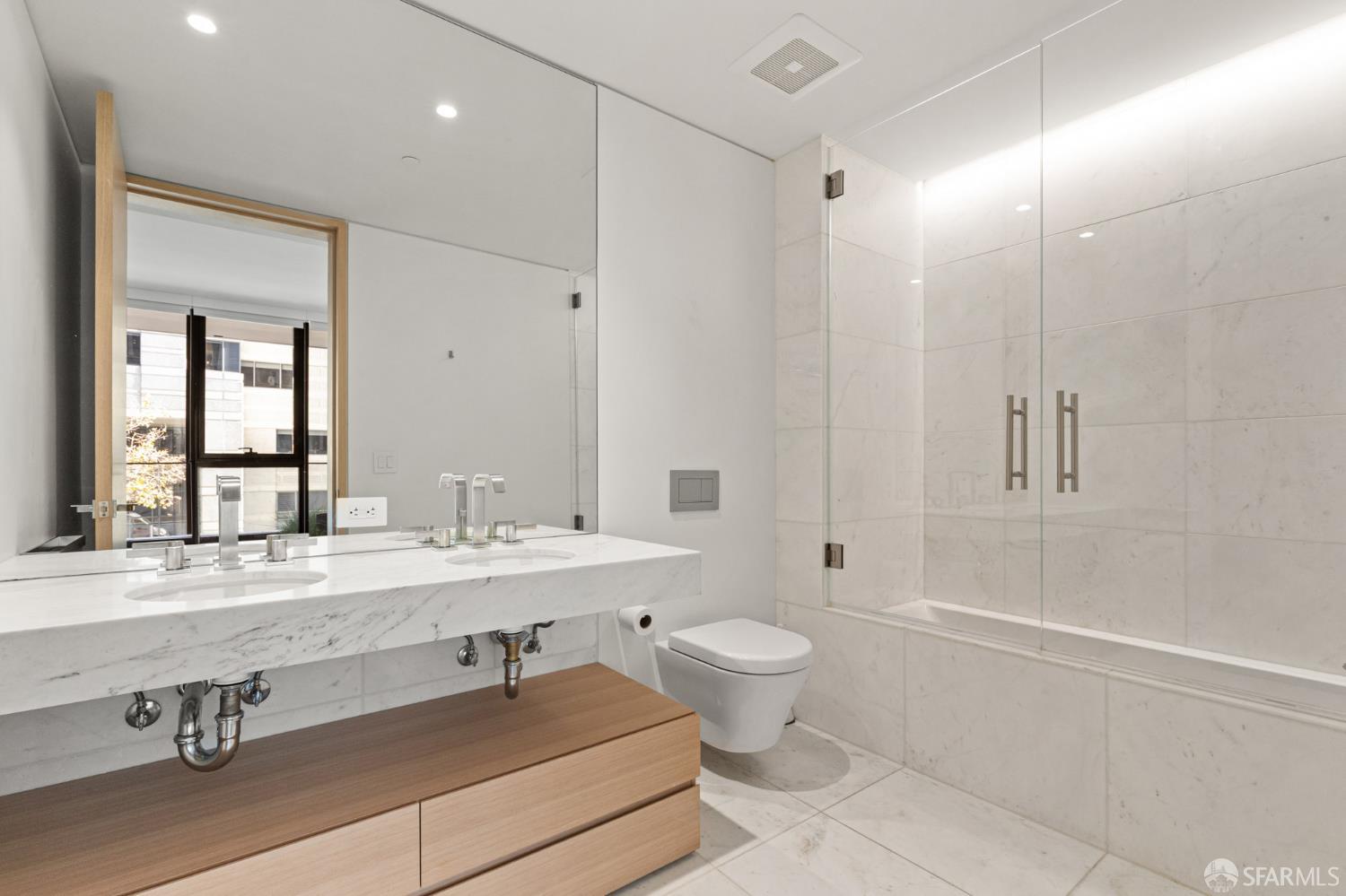 Detail Gallery Image 16 of 20 For 1 Steuart Ln #203,  San Francisco,  CA 94105 - 2 Beds | 2 Baths