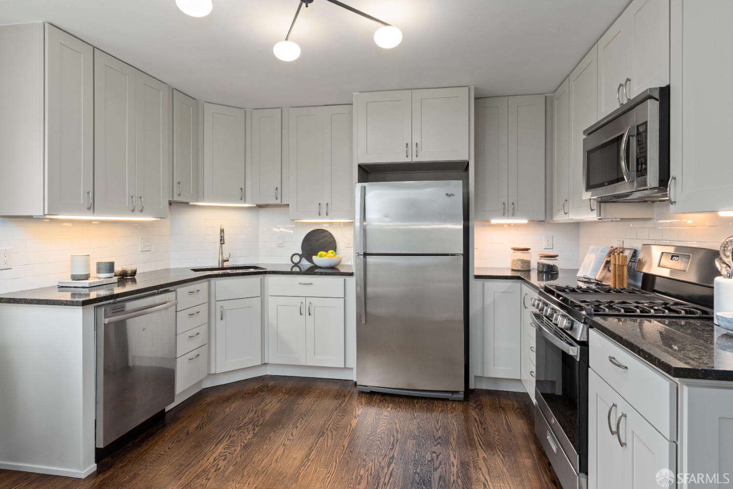 Detail Gallery Image 14 of 89 For 201 Detroit St, San Francisco,  CA 94131 - 4 Beds | 2 Baths