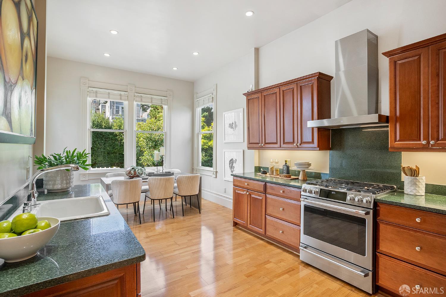 Detail Gallery Image 27 of 63 For 306 Diamond St, San Francisco,  CA 94114 - 3 Beds | 2 Baths