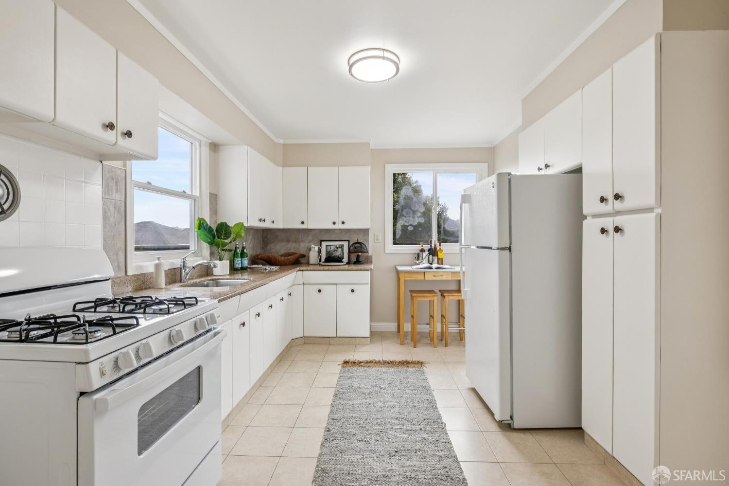 Detail Gallery Image 11 of 36 For 45 Dalewood Way, San Francisco,  CA 94127 - 3 Beds | 2 Baths