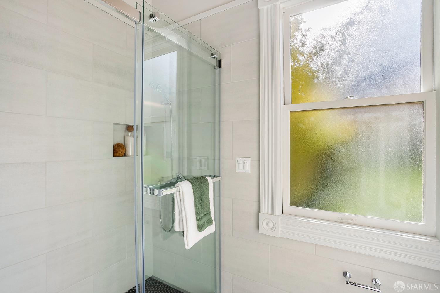 Detail Gallery Image 22 of 63 For 306 Diamond St, San Francisco,  CA 94114 - 3 Beds | 2 Baths