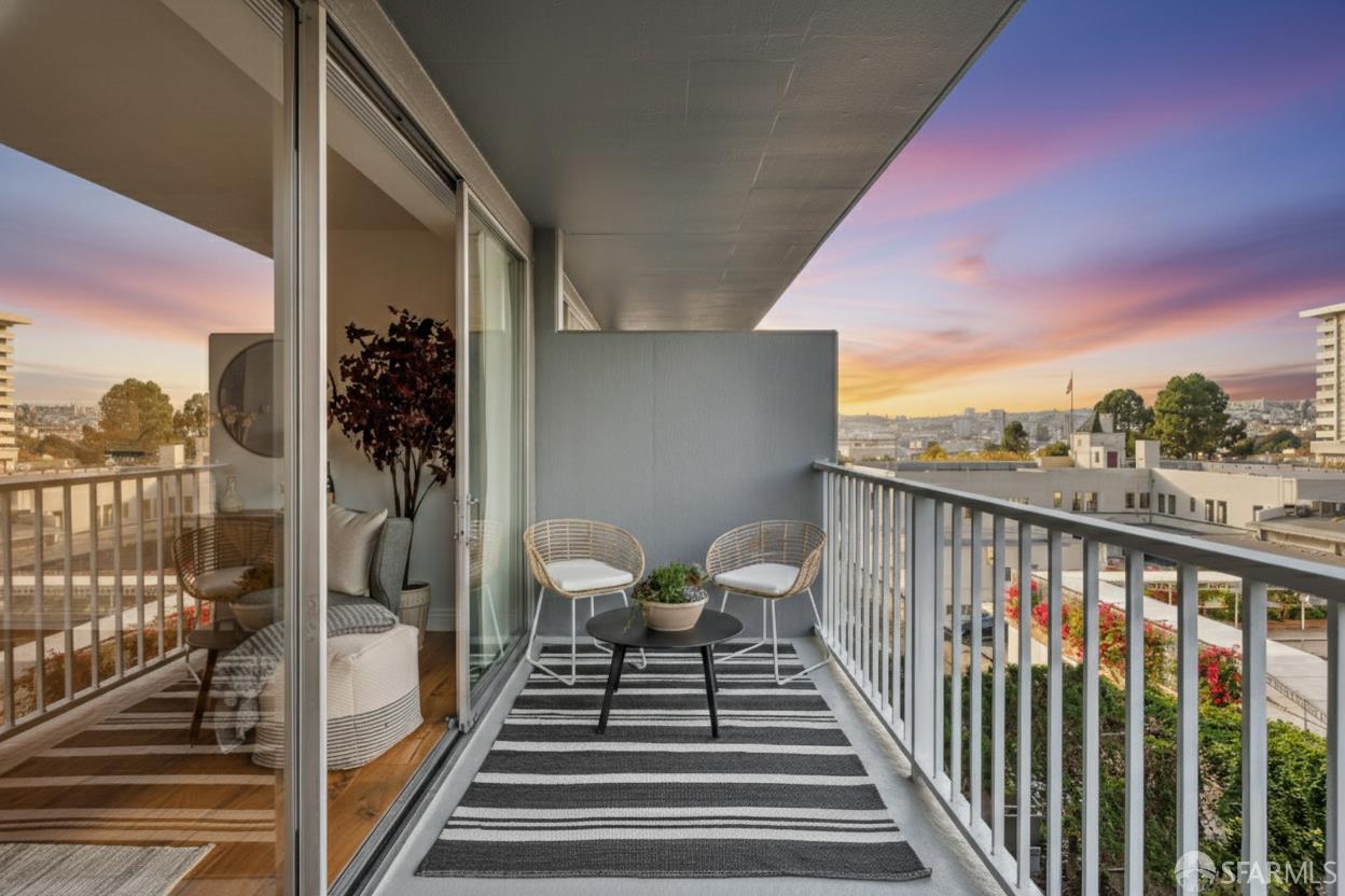 Detail Gallery Image 6 of 23 For 66 Cleary Ct #508,  San Francisco,  CA 94109 - 3 Beds | 2 Baths