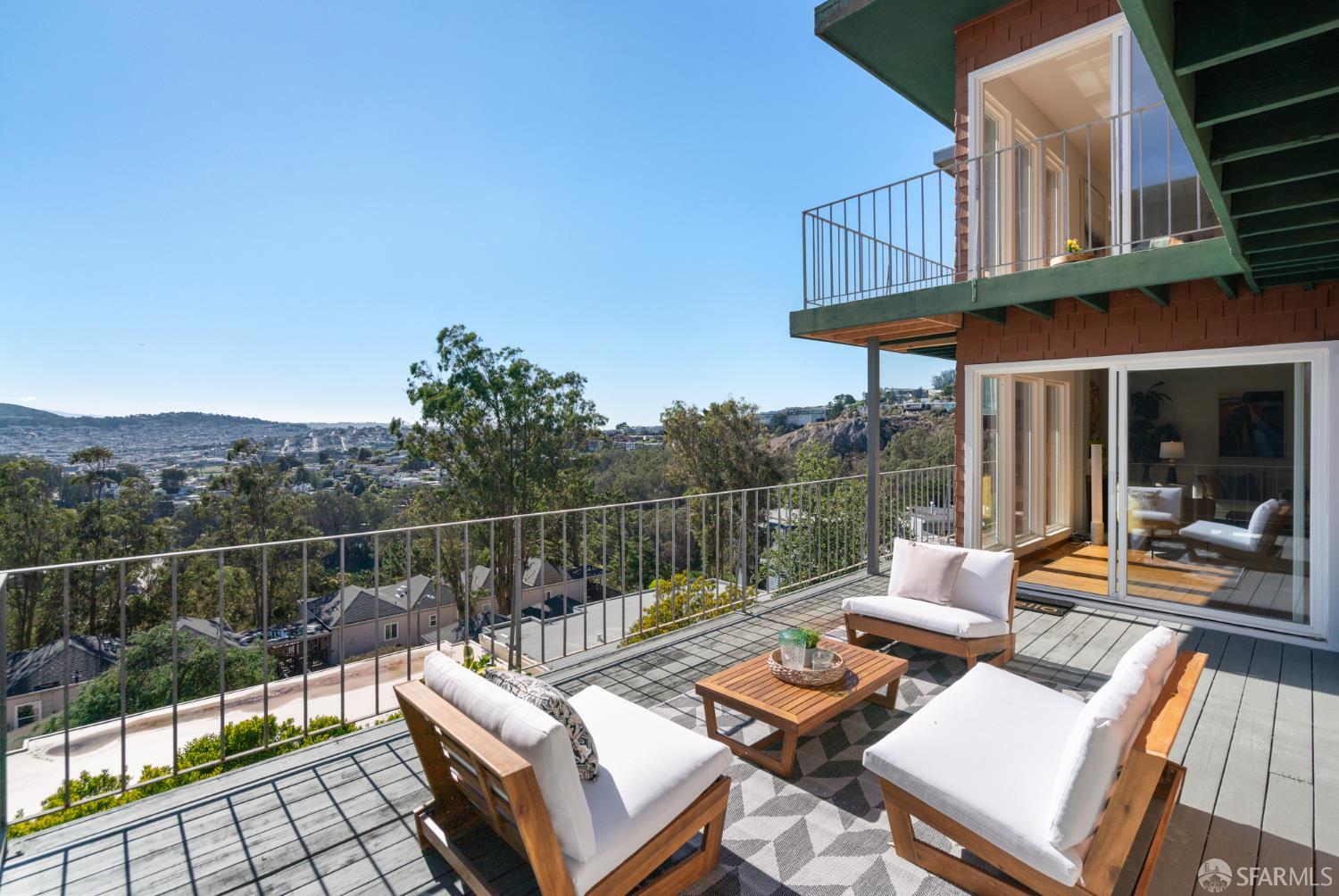 Detail Gallery Image 14 of 46 For 408 Gold Mine Dr, San Francisco,  CA 94131 - 3 Beds | 2 Baths