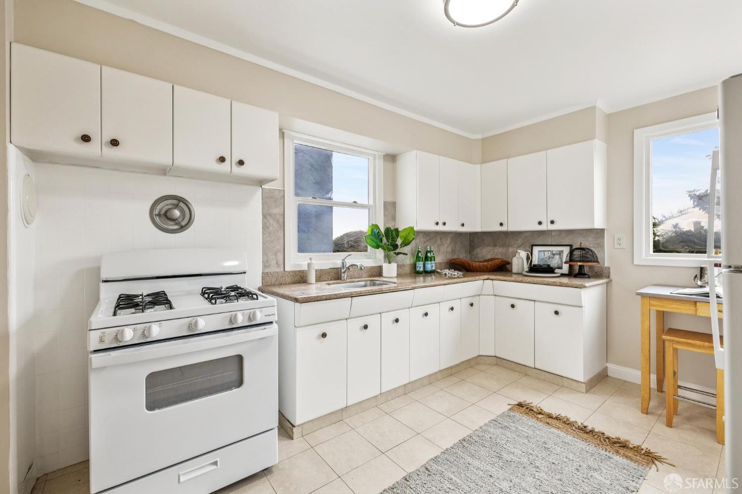 Detail Gallery Image 12 of 36 For 45 Dalewood Way, San Francisco,  CA 94127 - 3 Beds | 2 Baths