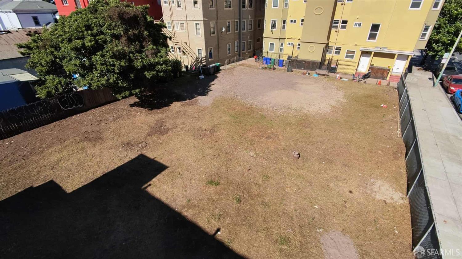 Detail Gallery Image 6 of 9 For 913 Martin Luther King Jr Way, Oakland,  CA 94607 - – Beds | – Baths