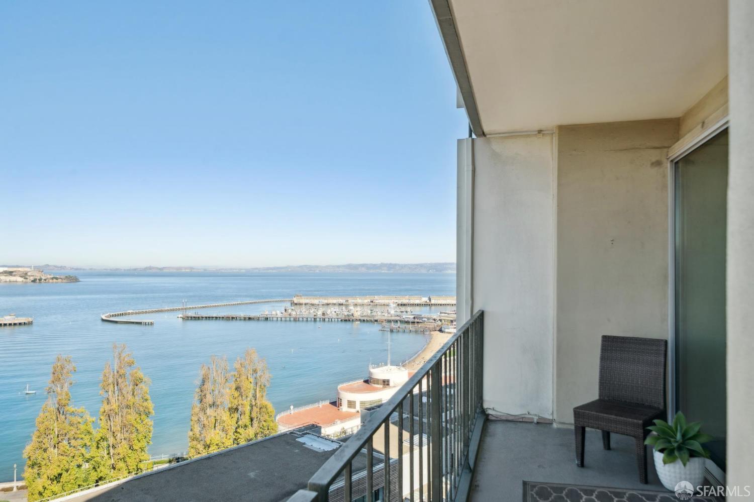 Detail Gallery Image 9 of 69 For 1050 North Point St #1002,  San Francisco,  CA 94109 - 2 Beds | 1 Baths