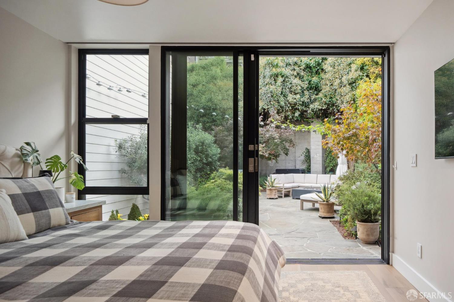 Detail Gallery Image 27 of 56 For 3883 20th St, San Francisco,  CA 94114 - 4 Beds | 2/1 Baths