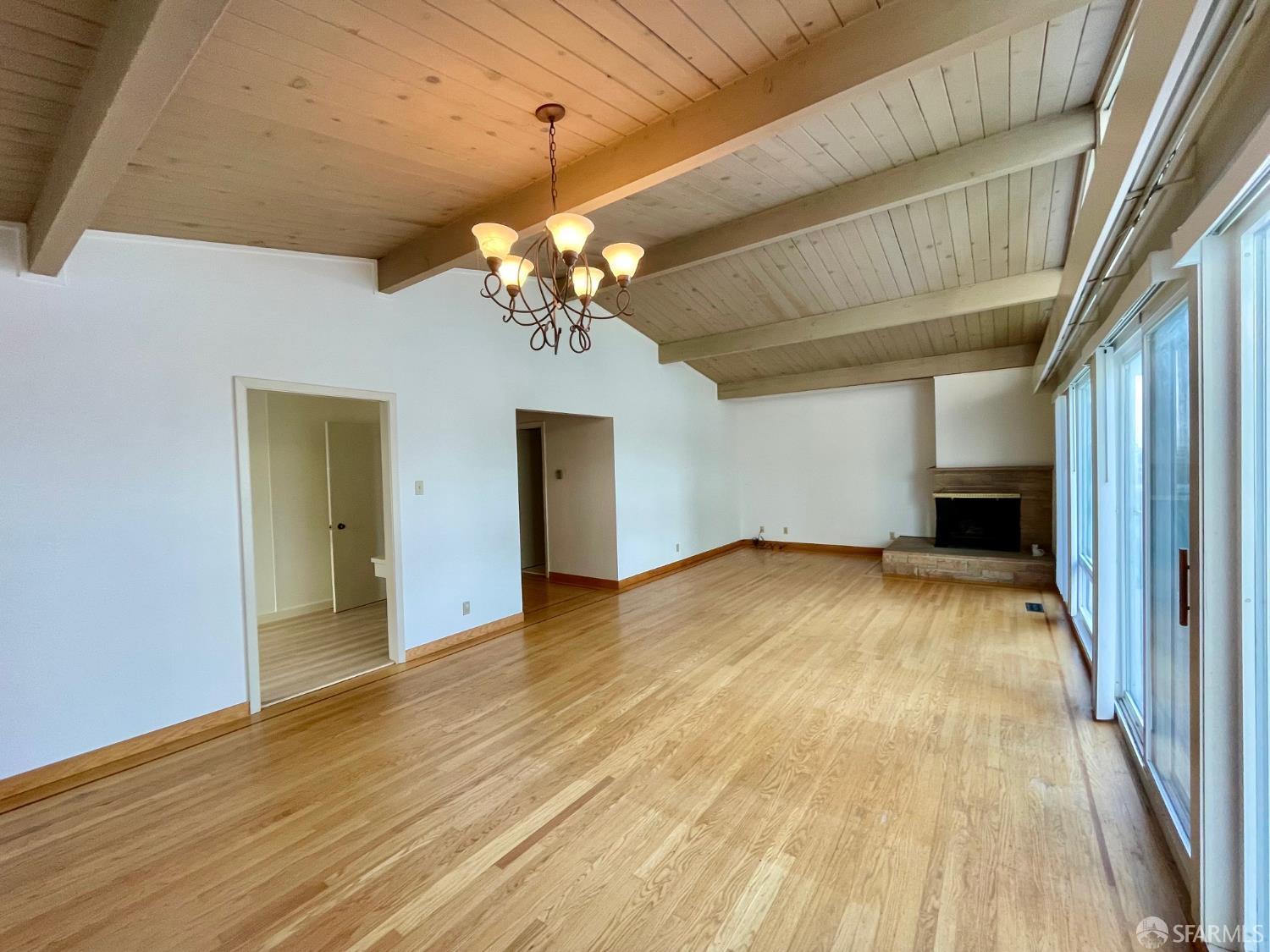 Detail Gallery Image 2 of 30 For 7 Sheldon Ter, San Francisco,  CA 94122 - 3 Beds | 3 Baths