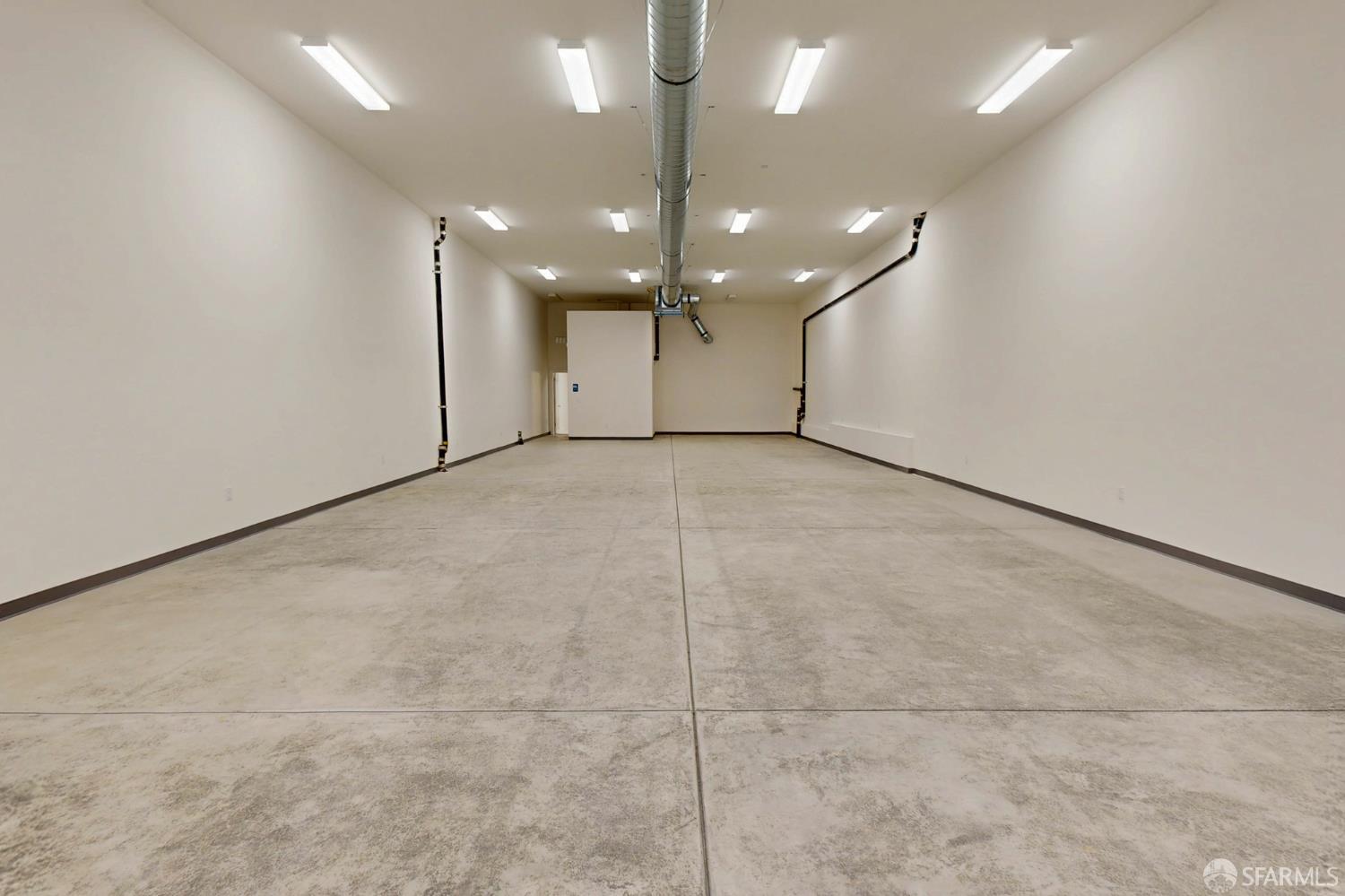 Detail Gallery Image 2 of 12 For 724 Irving St, San Francisco,  CA 94109 - – Beds | – Baths