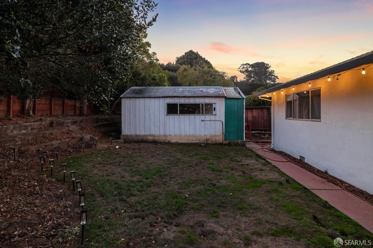 Detail Gallery Image 9 of 13 For 1801 Castenada Dr, Burlingame,  CA 94010 - 3 Beds | 2 Baths