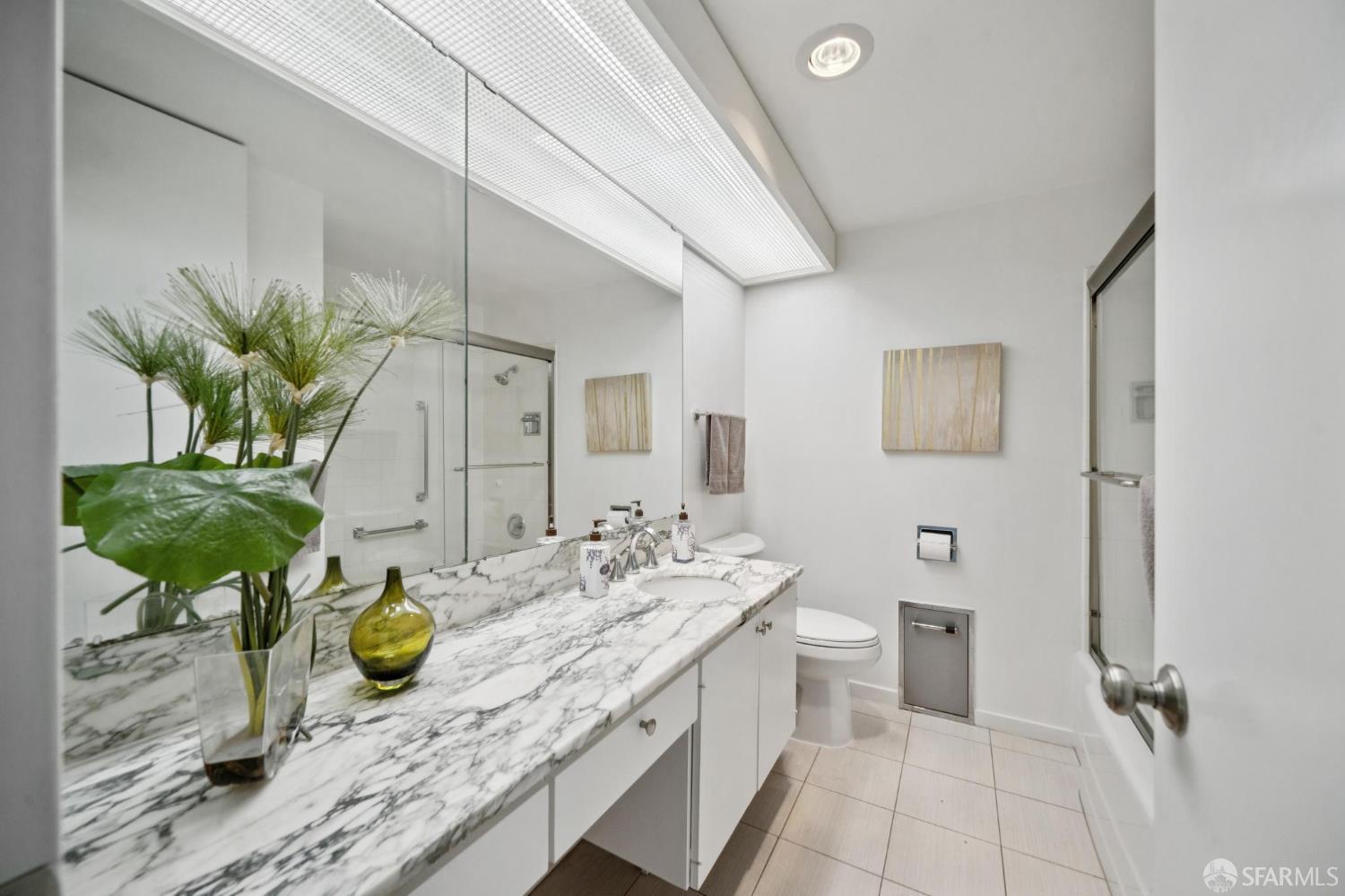 Detail Gallery Image 33 of 69 For 1050 North Point St #1002,  San Francisco,  CA 94109 - 2 Beds | 1 Baths
