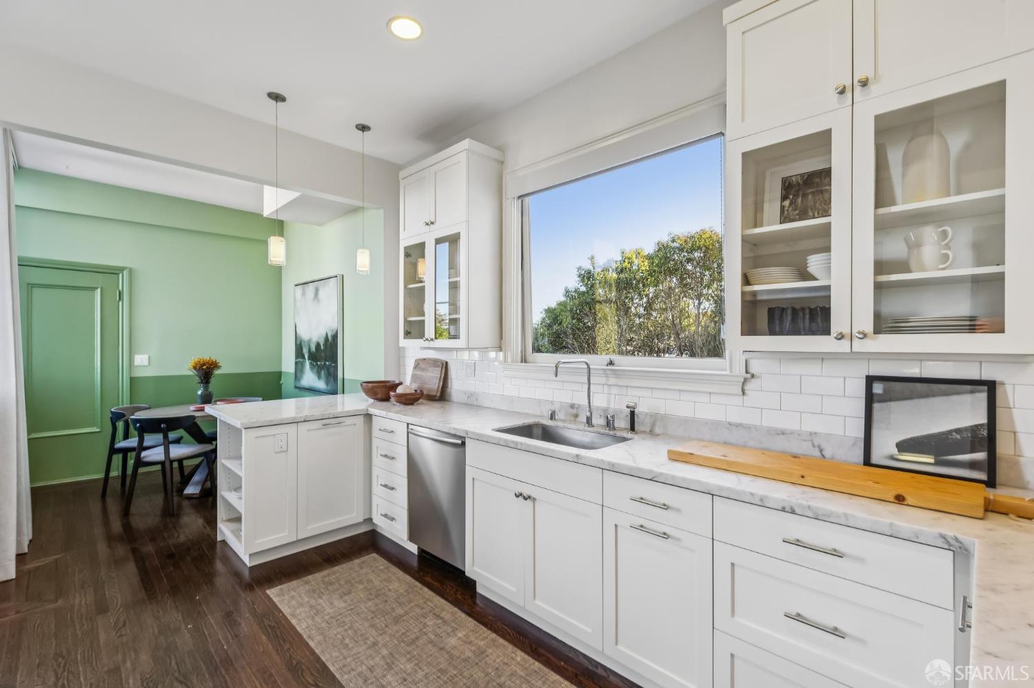 Detail Gallery Image 5 of 30 For 903 Guerrero St, San Francisco,  CA 94110 - 3 Beds | 2 Baths