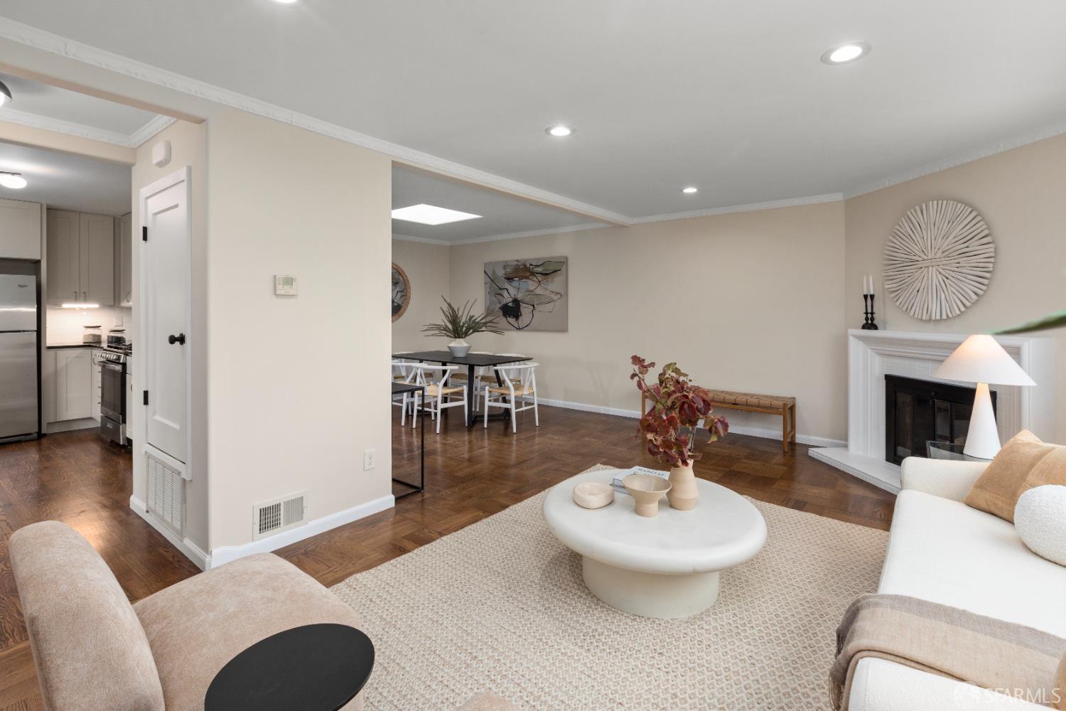 Detail Gallery Image 4 of 89 For 201 Detroit St, San Francisco,  CA 94131 - 4 Beds | 2 Baths