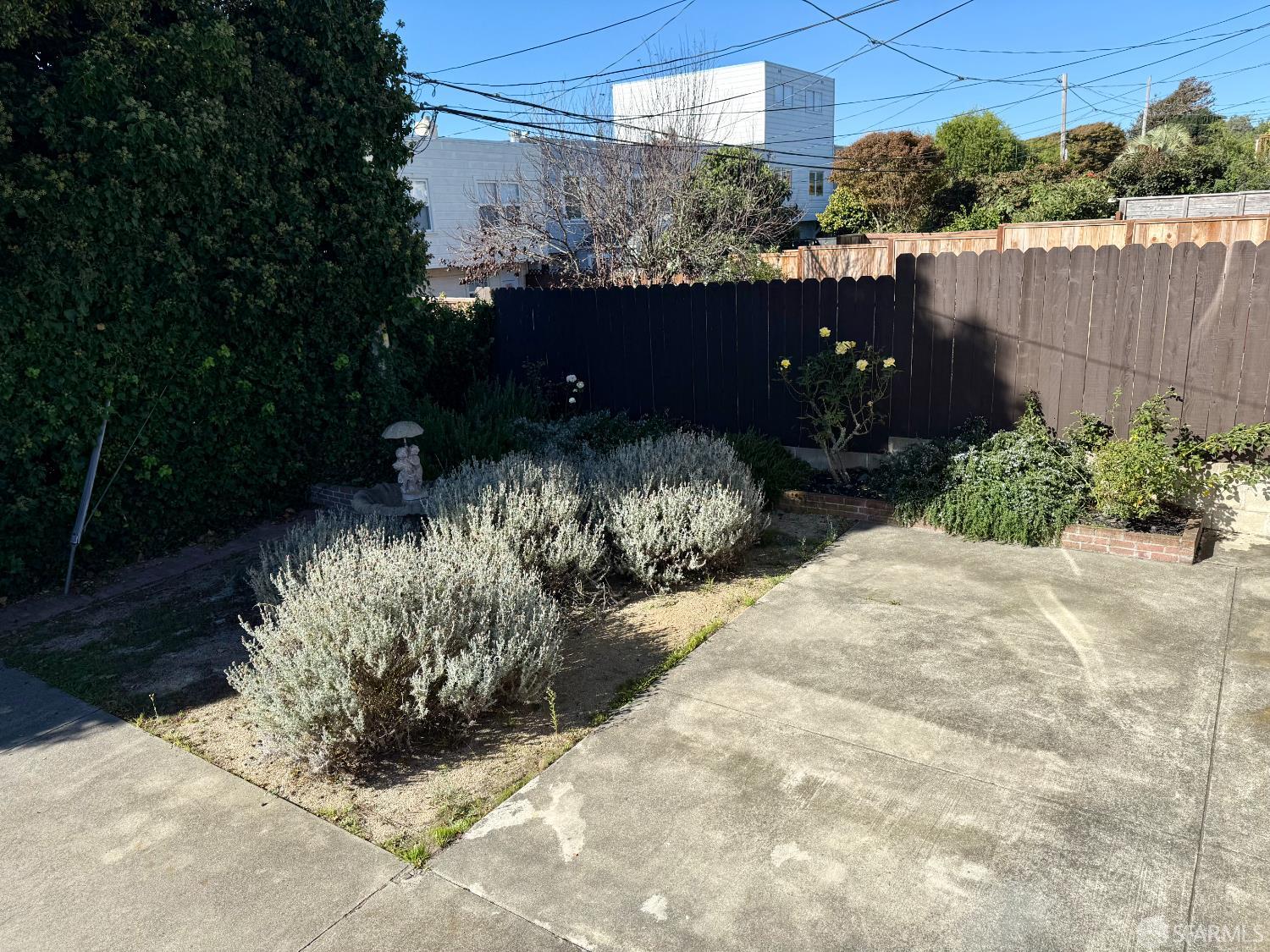 Detail Gallery Image 19 of 21 For 1100 Eucalyptus Dr, San Francisco,  CA 94132 - 2 Beds | 1 Baths