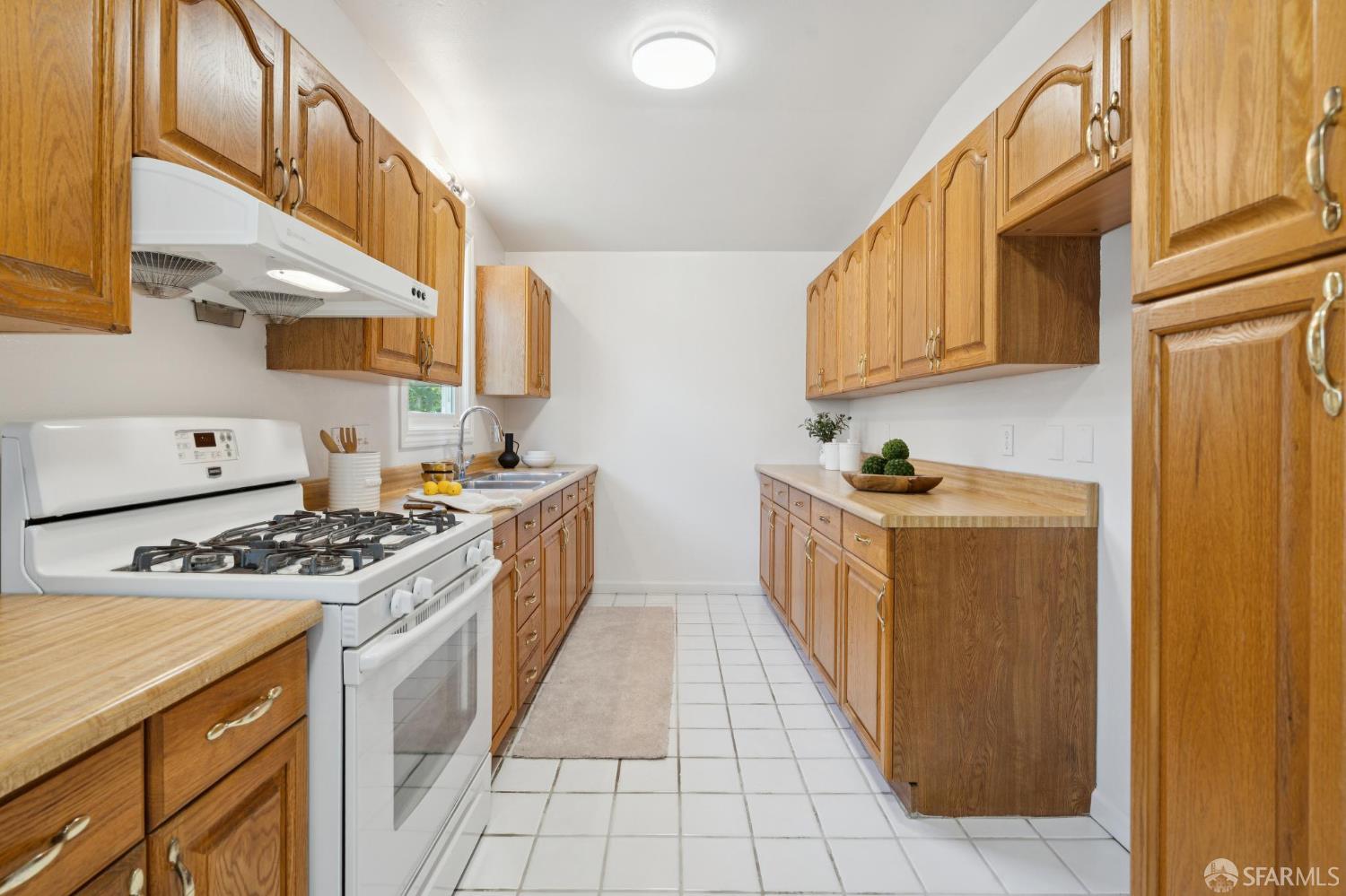 Detail Gallery Image 14 of 56 For 1412 Pacific Ave, Alameda,  CA 94501 - 3 Beds | 2 Baths