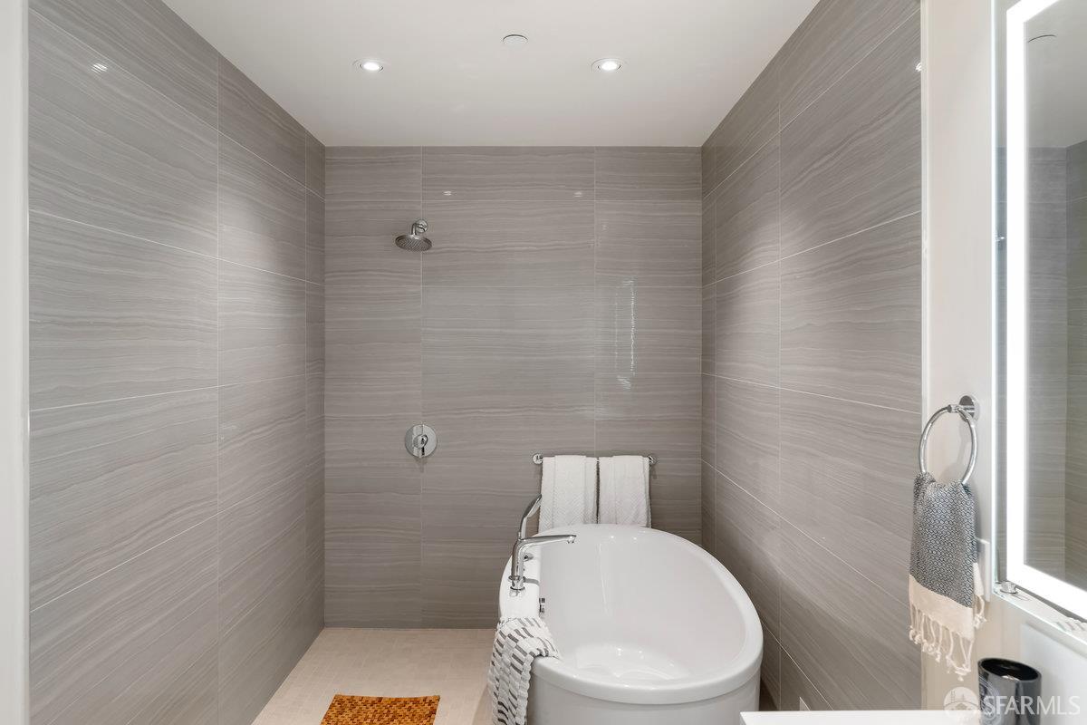 Detail Gallery Image 8 of 15 For 1601 Larkin St #102,  San Francisco,  CA 94109 - 1 Beds | 1 Baths