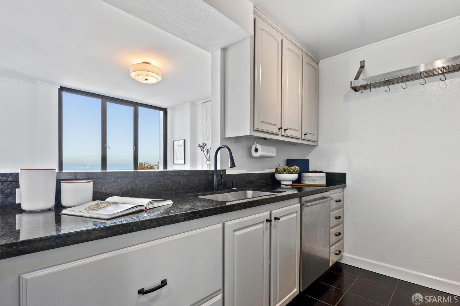 Detail Gallery Image 28 of 68 For 150 Lombard St #807,  San Francisco,  CA 94111 - 2 Beds | 2 Baths